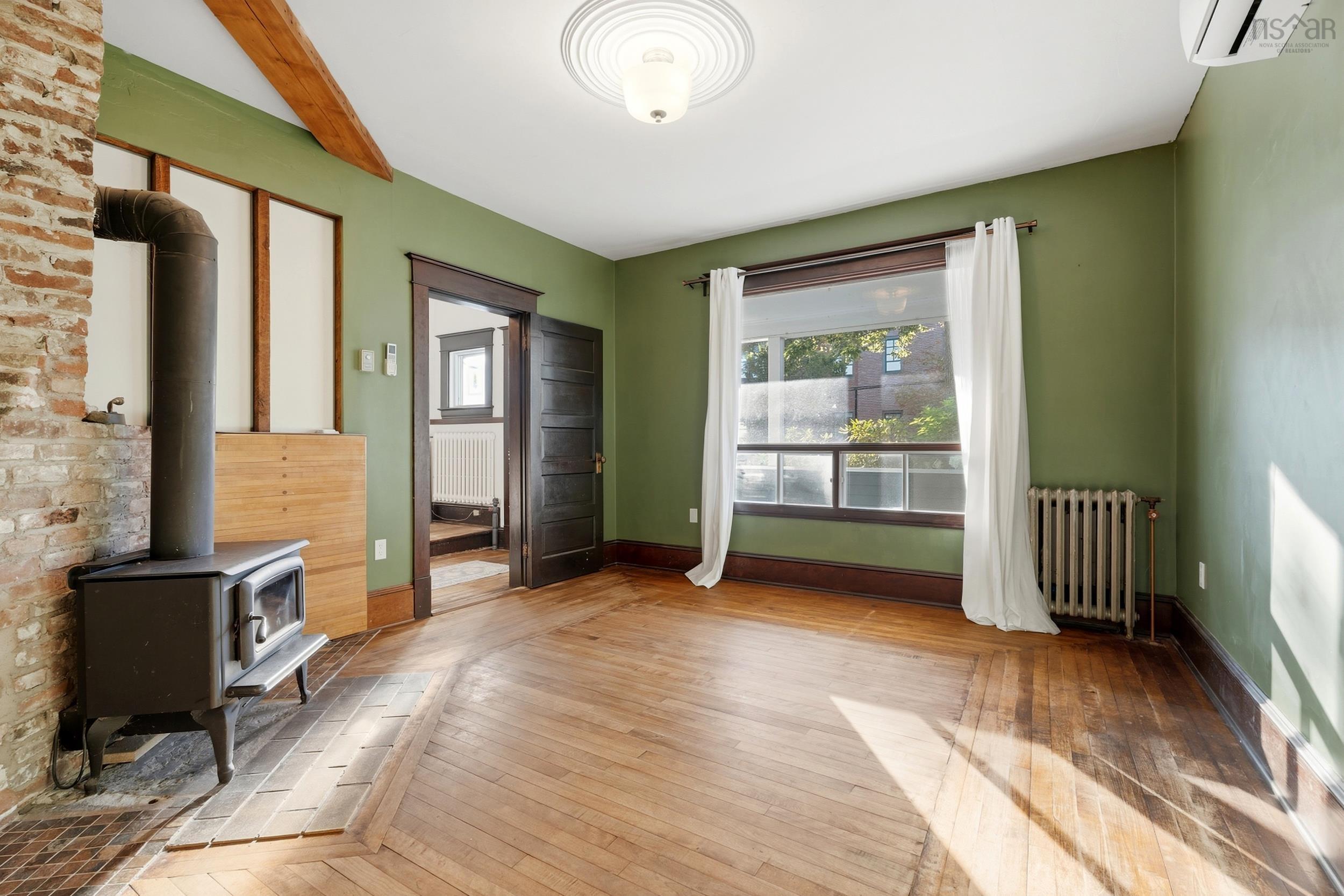 $735,000.00: 6377 North Street, Halifax