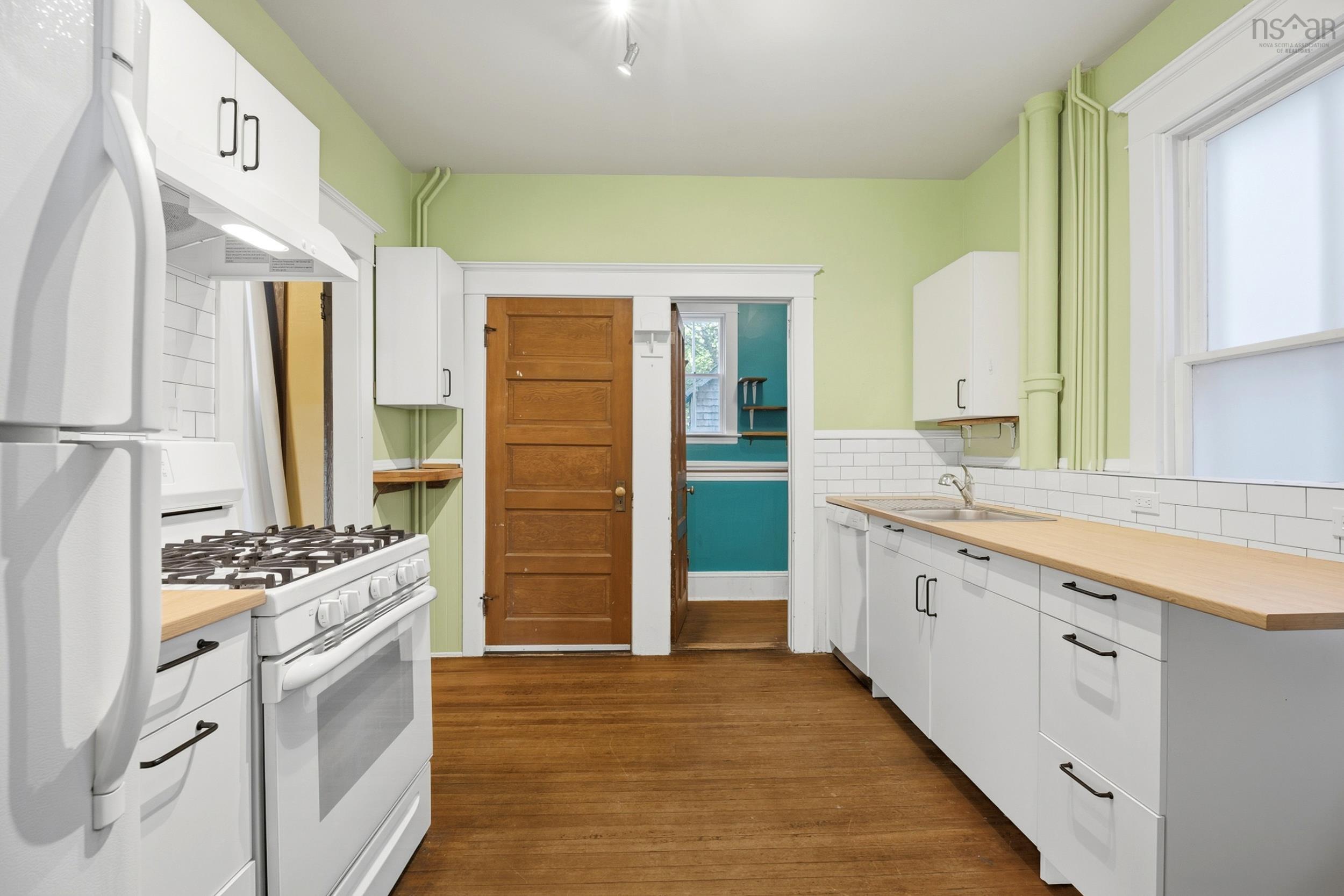 $735,000.00: 6377 North Street, Halifax