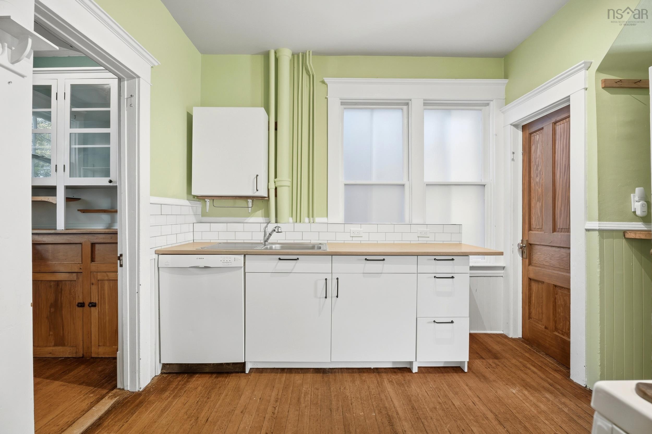 $735,000.00: 6377 North Street, Halifax