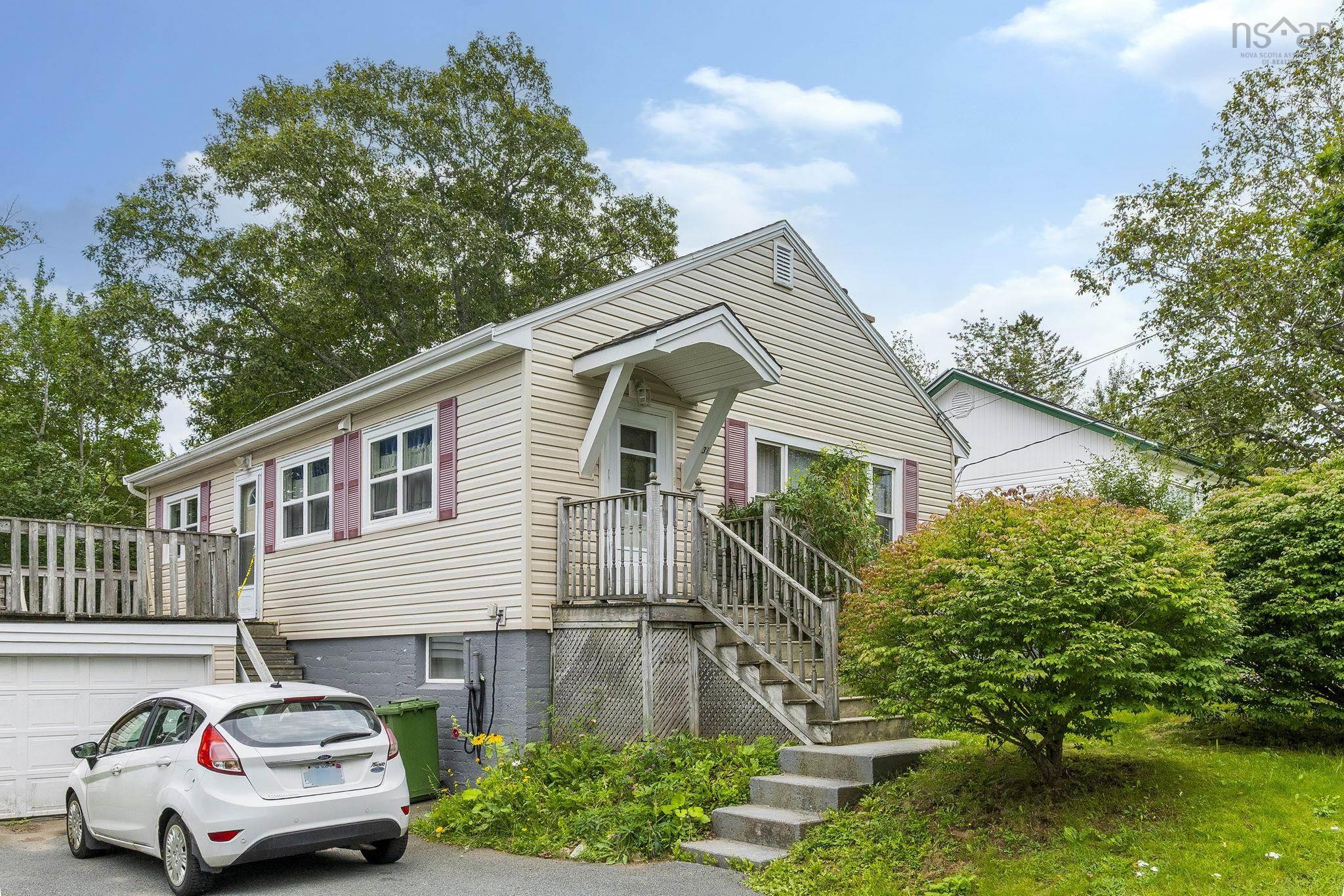 $325,000.00: 31 Auburn Avenue, Halifax