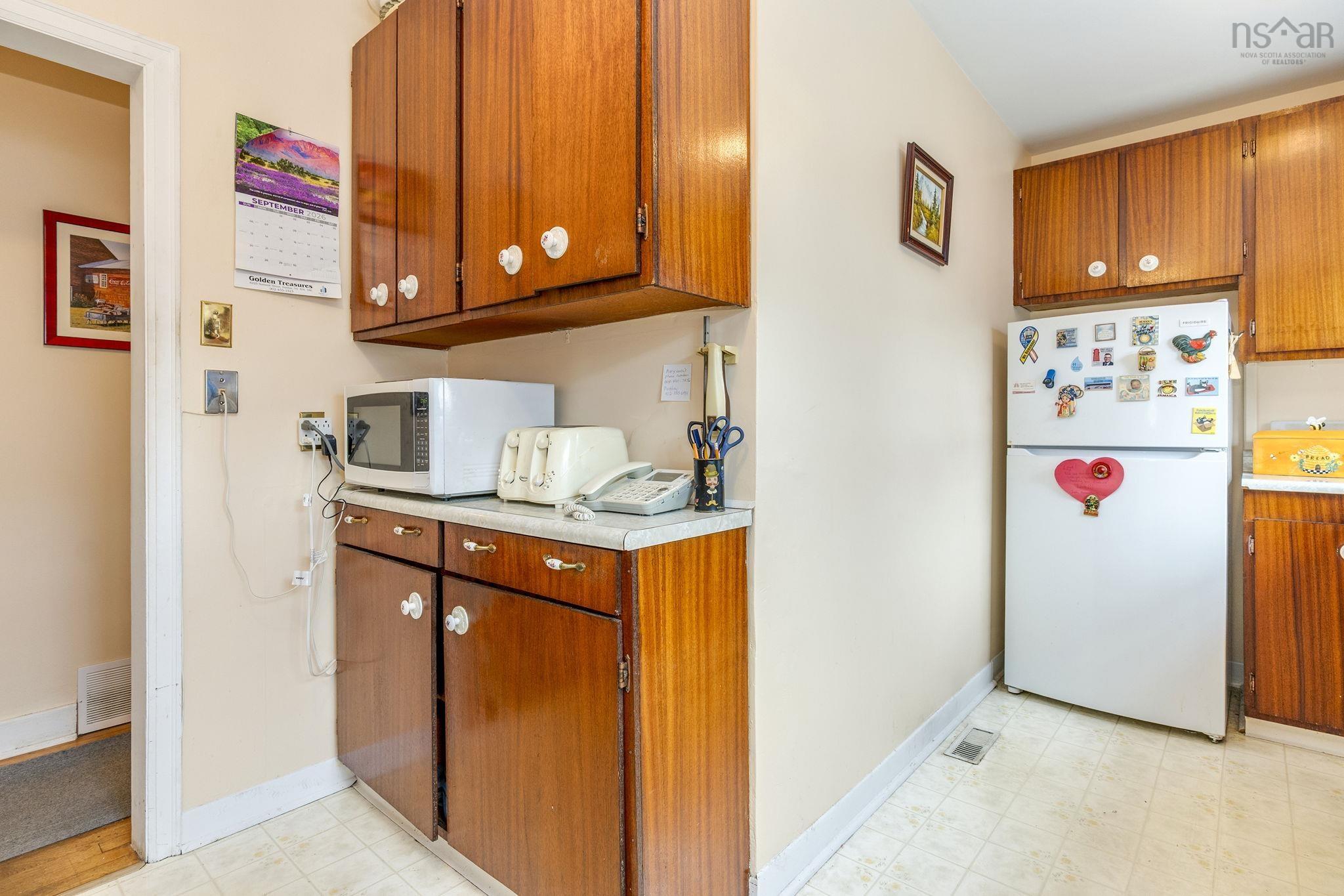 $325,000.00: 31 Auburn Avenue, Halifax