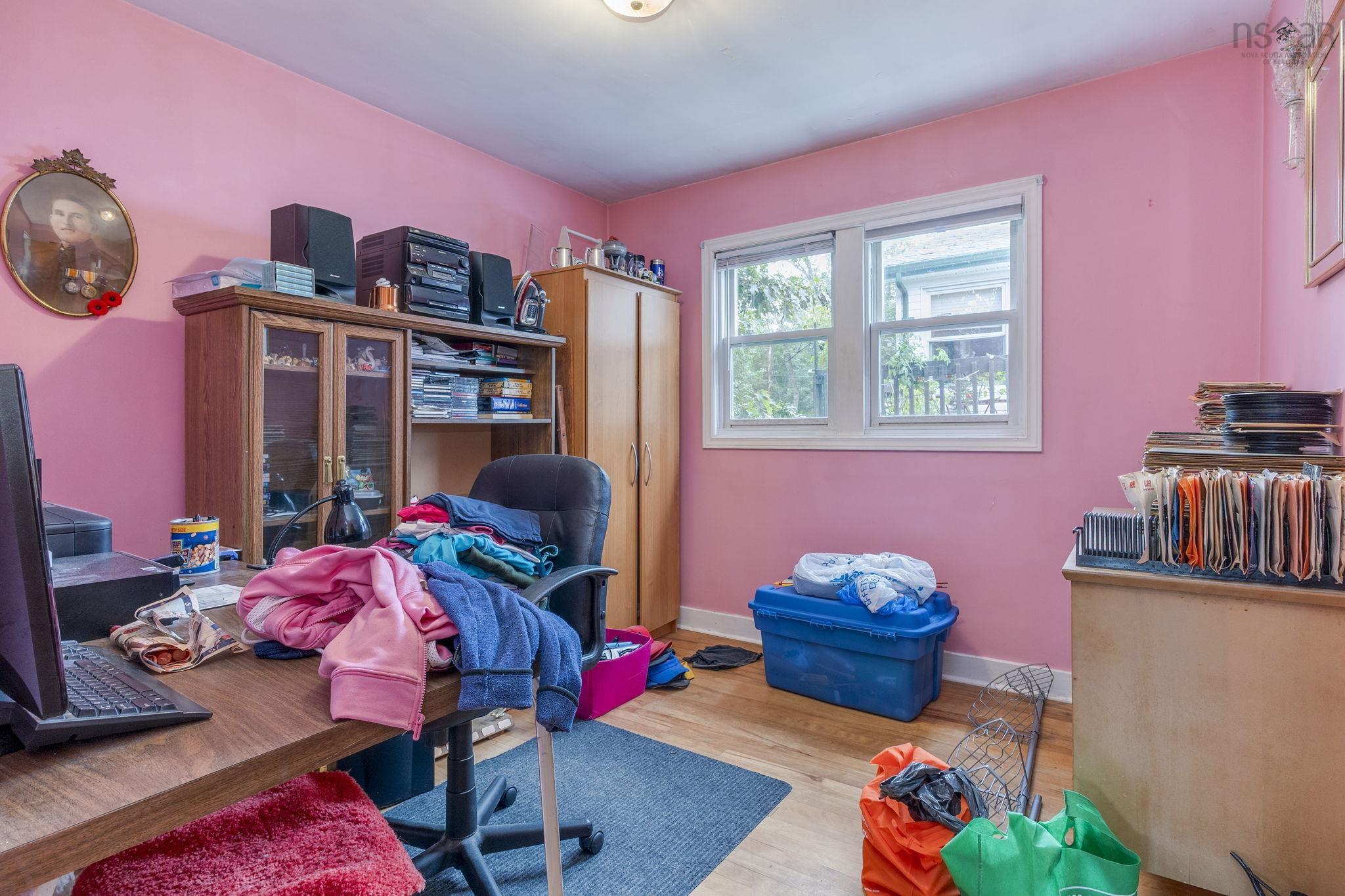 $325,000.00: 31 Auburn Avenue, Halifax