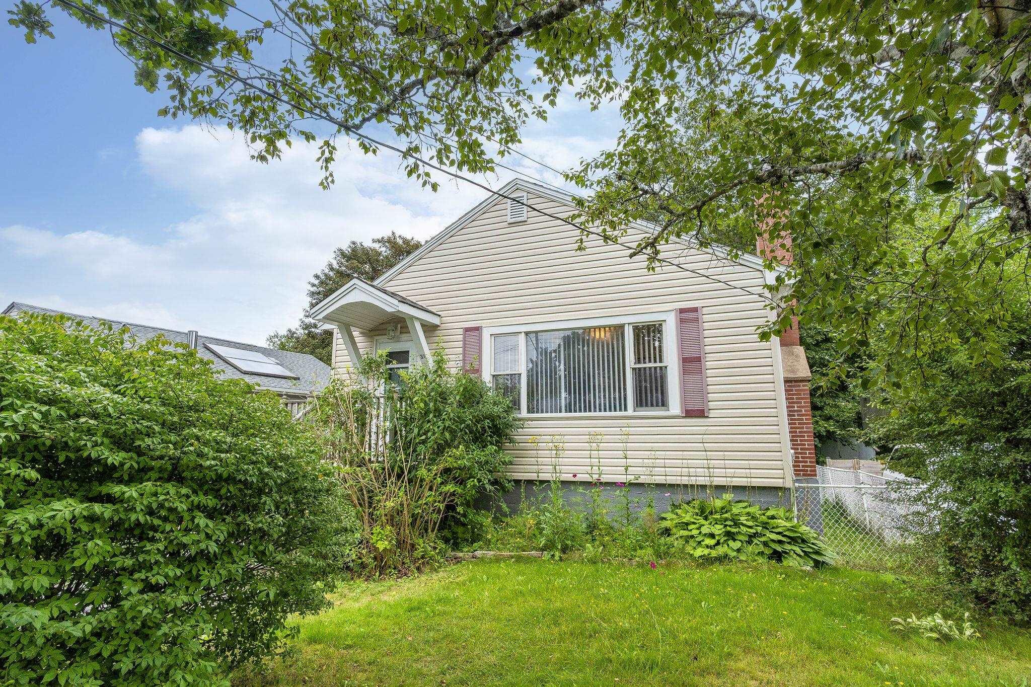 $325,000.00: 31 Auburn Avenue, Halifax