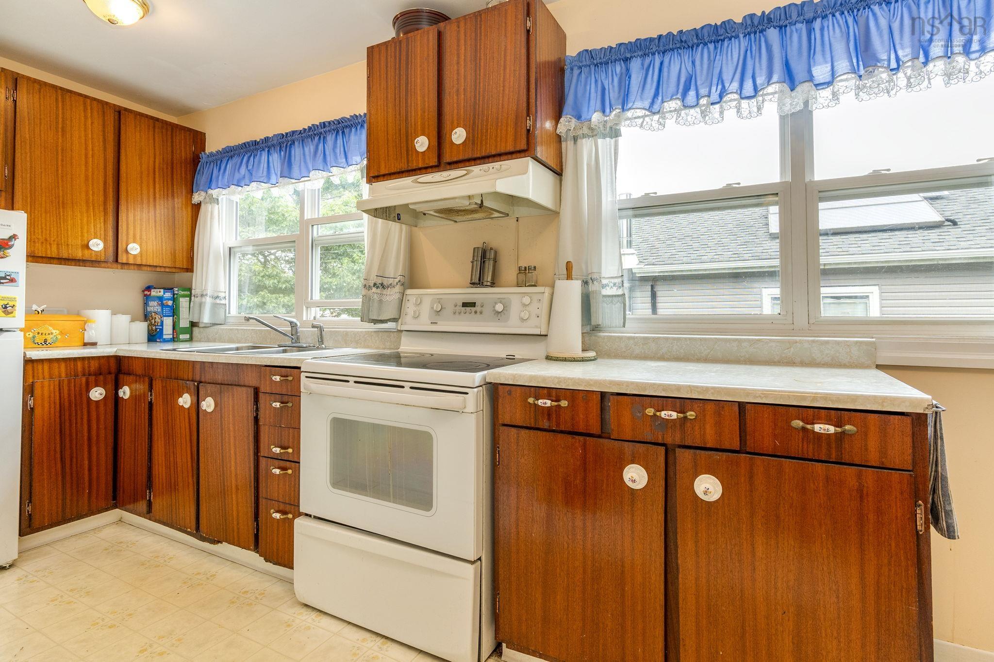 $325,000.00: 31 Auburn Avenue, Halifax