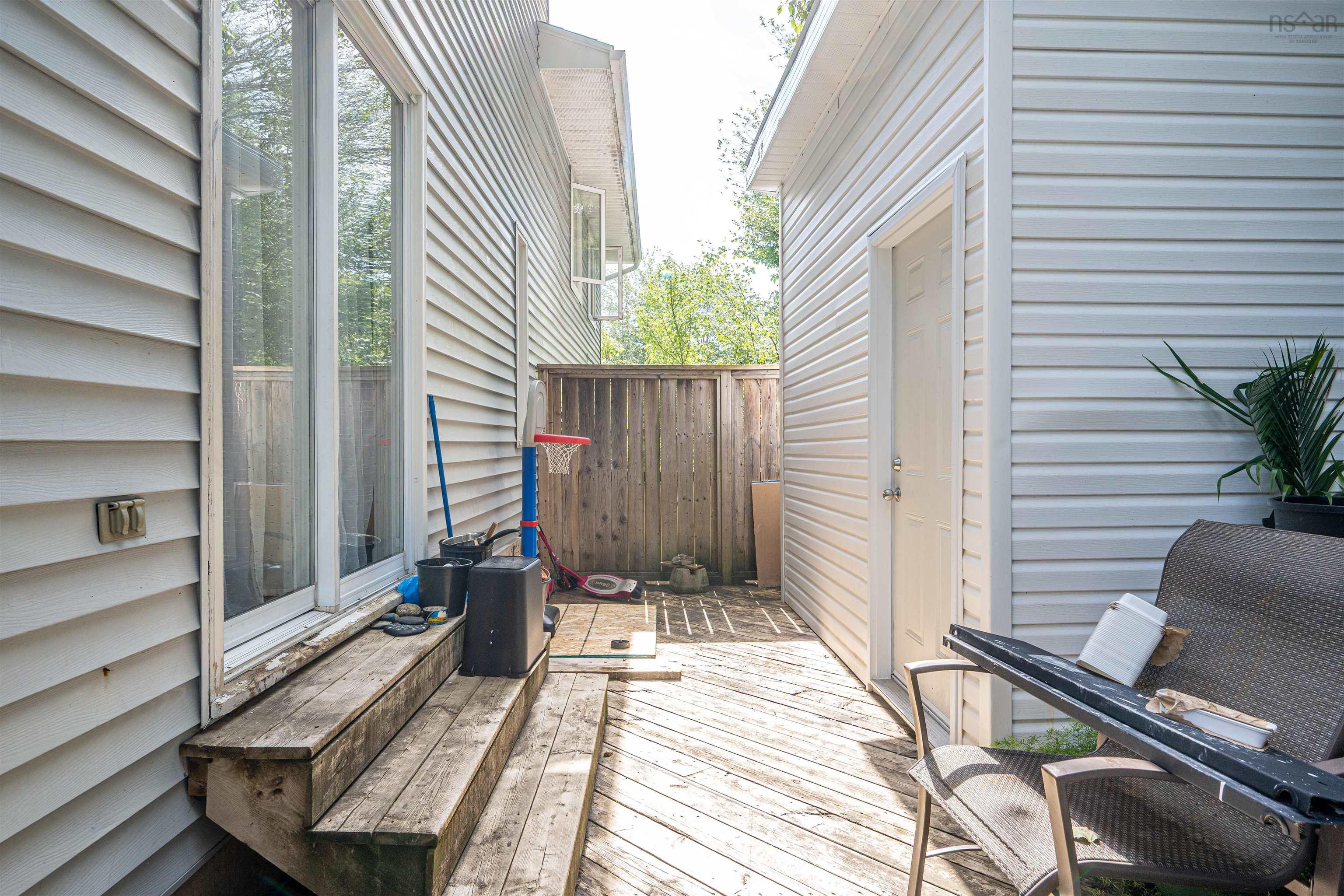 $489,900.00: 12 Basinview Drive, Bedford