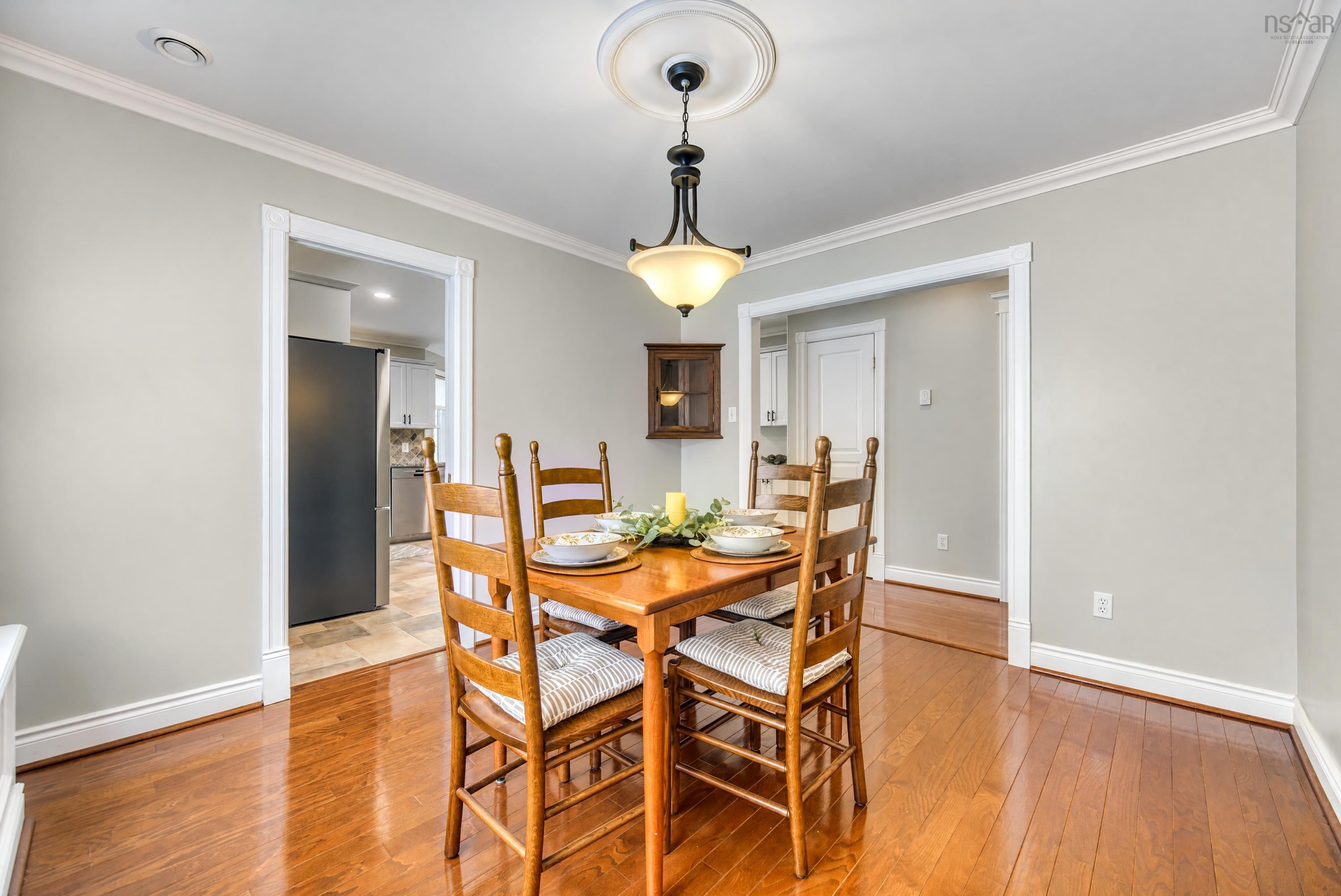 $866,000.00: 179 LOCHMOOR Lane, Lake Loon