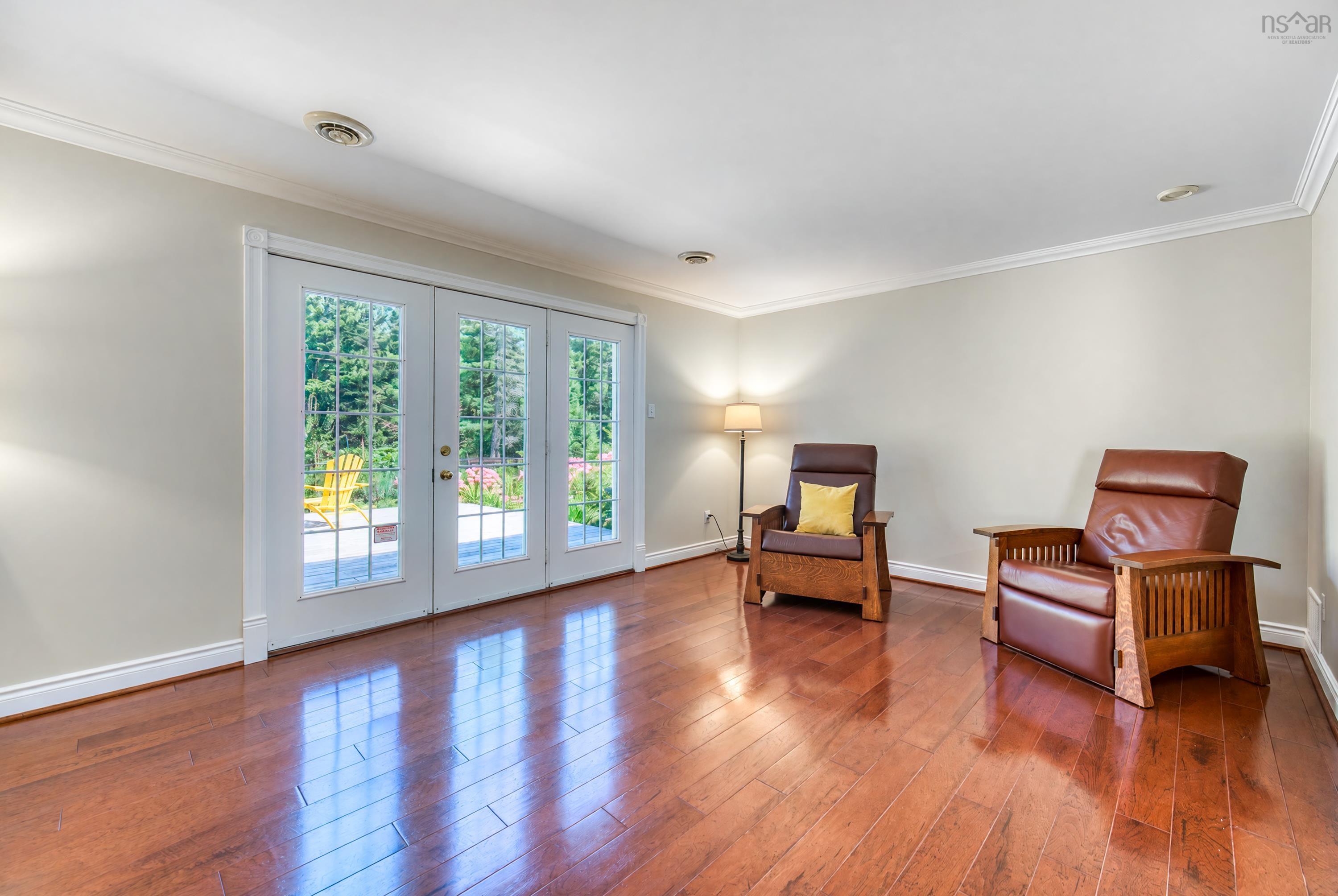 $866,000.00: 179 LOCHMOOR Lane, Lake Loon
