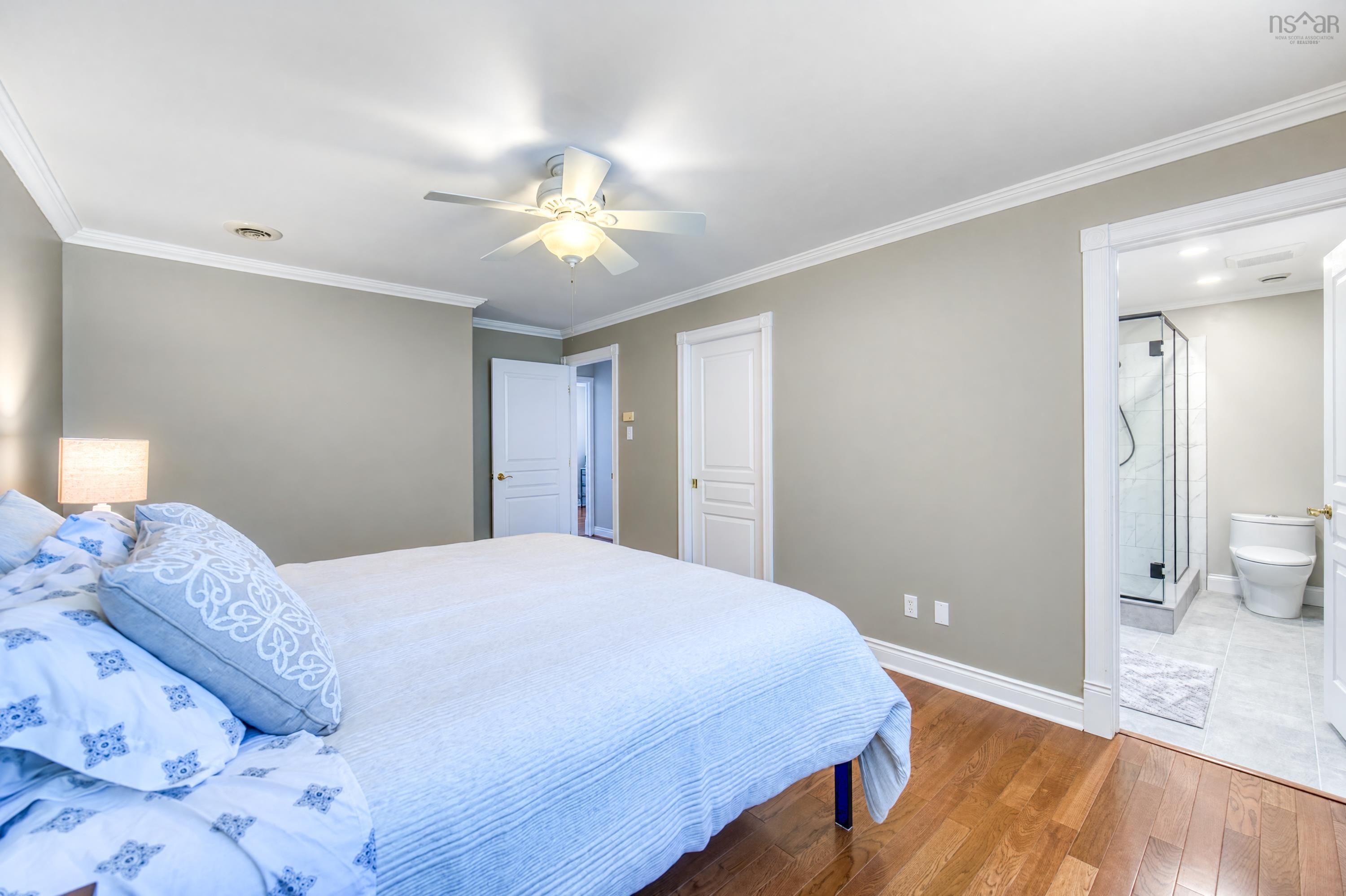 $866,000.00: 179 LOCHMOOR Lane, Lake Loon