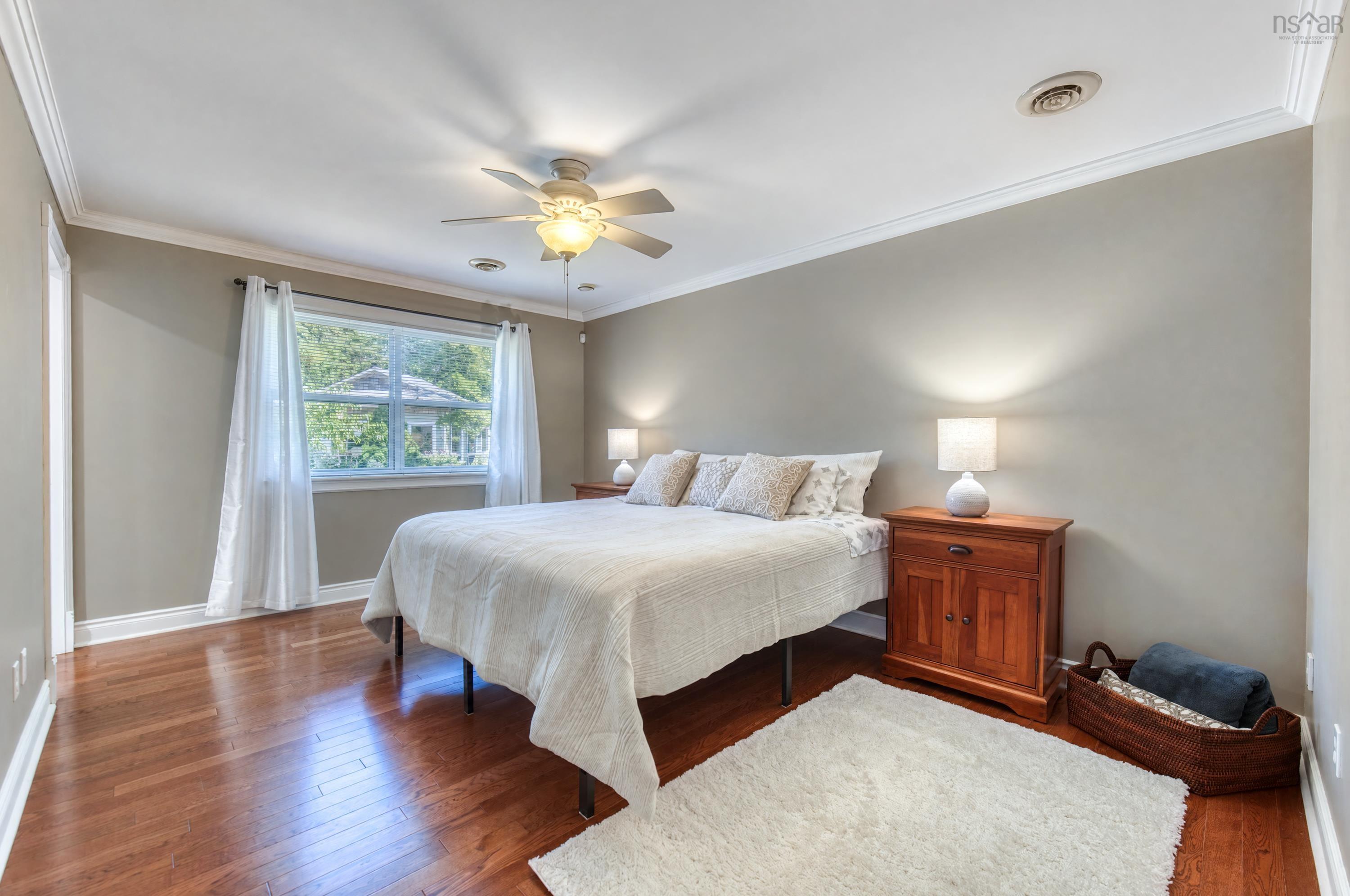 $866,000.00: 179 LOCHMOOR Lane, Lake Loon