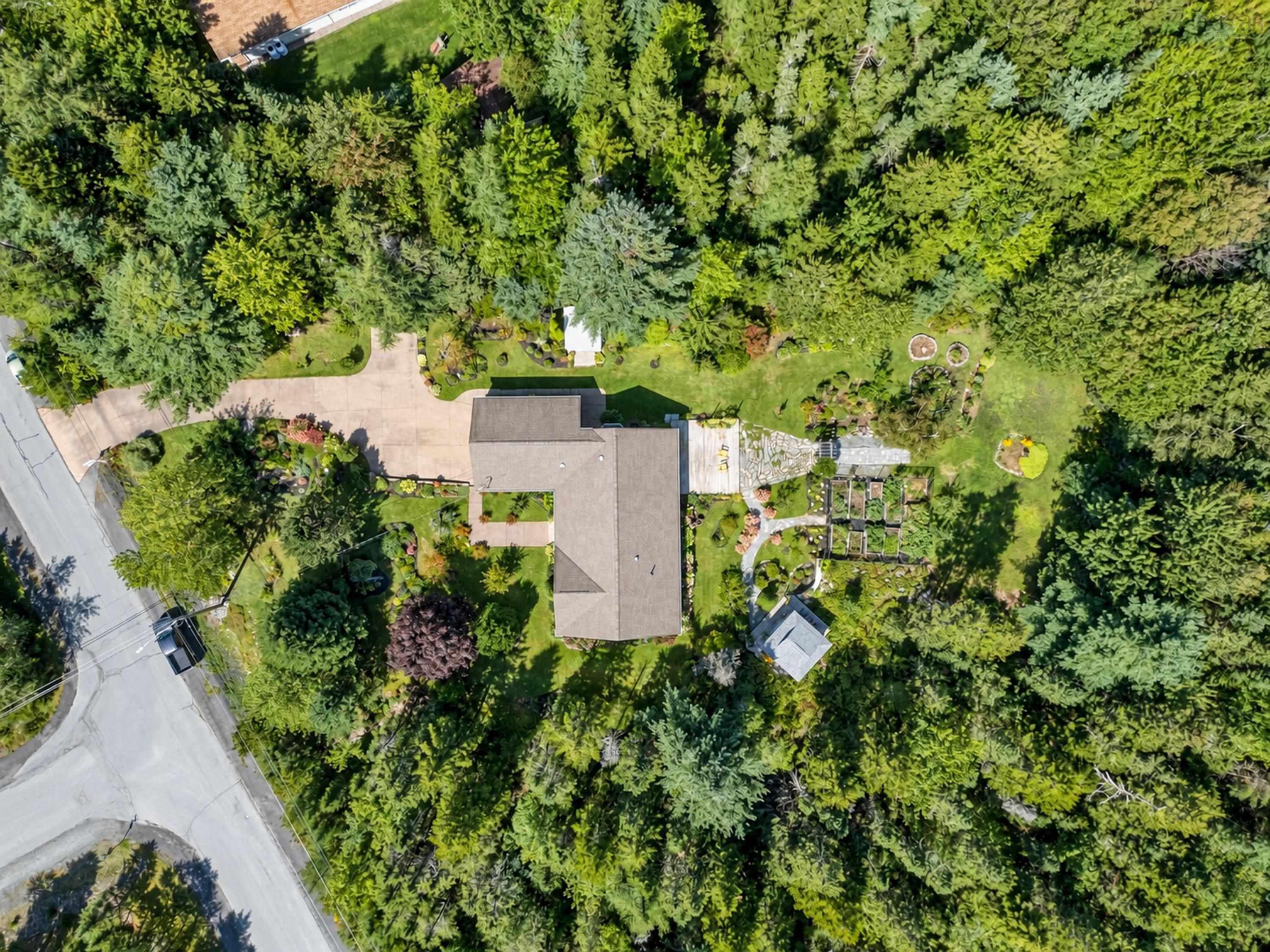 $866,000.00: 179 LOCHMOOR Lane, Lake Loon