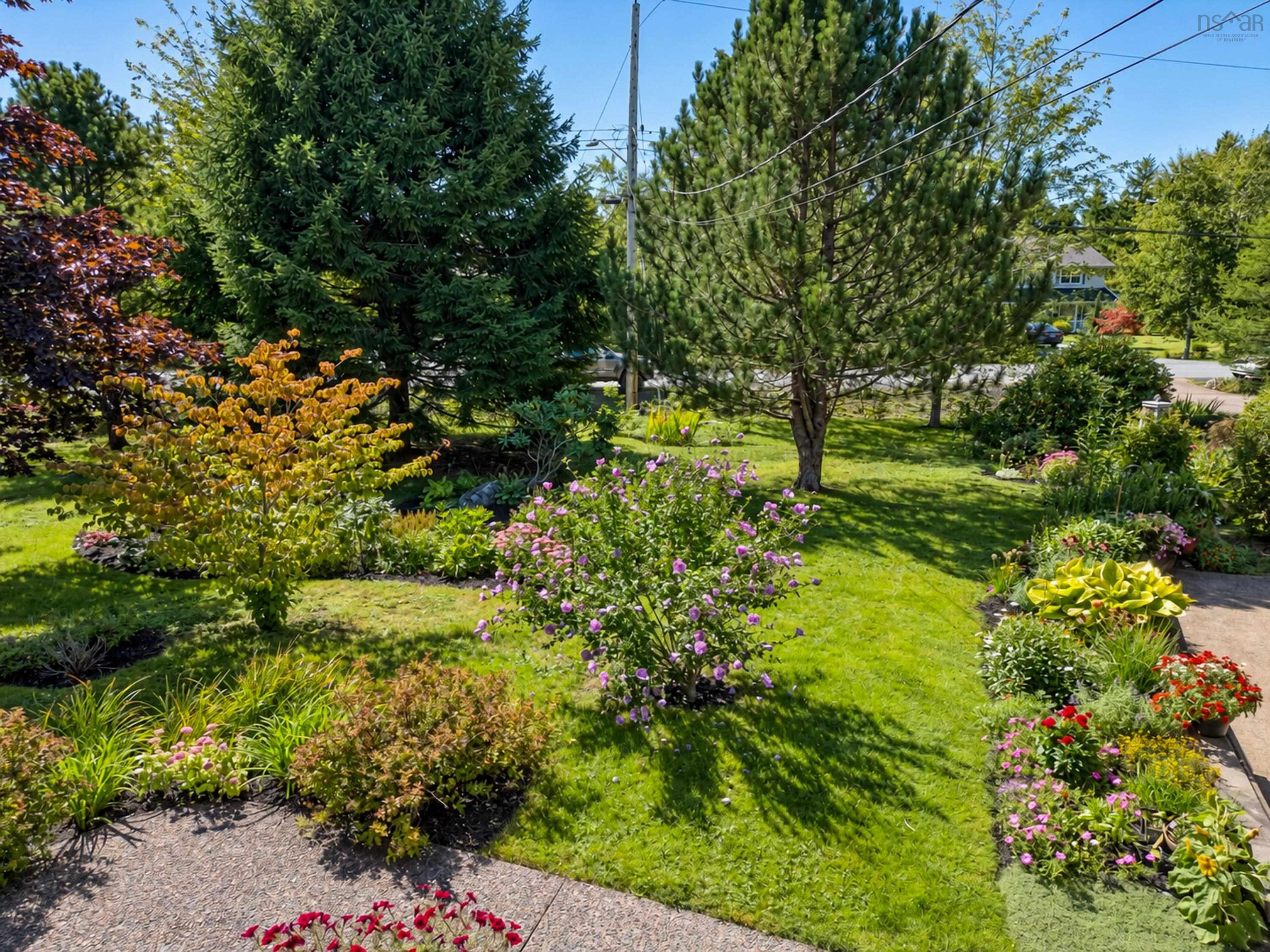 $866,000.00: 179 LOCHMOOR Lane, Lake Loon