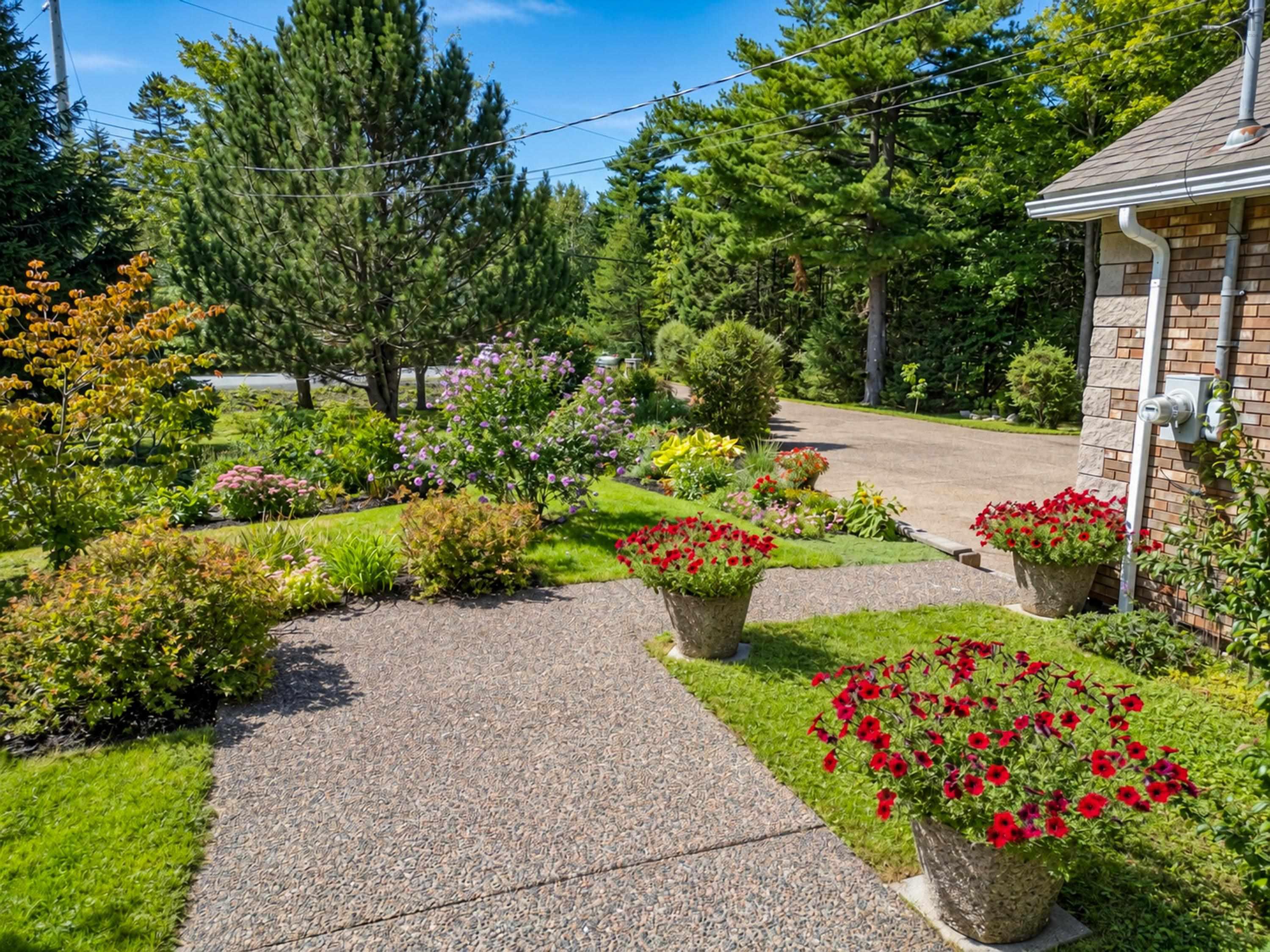 $866,000.00: 179 LOCHMOOR Lane, Lake Loon
