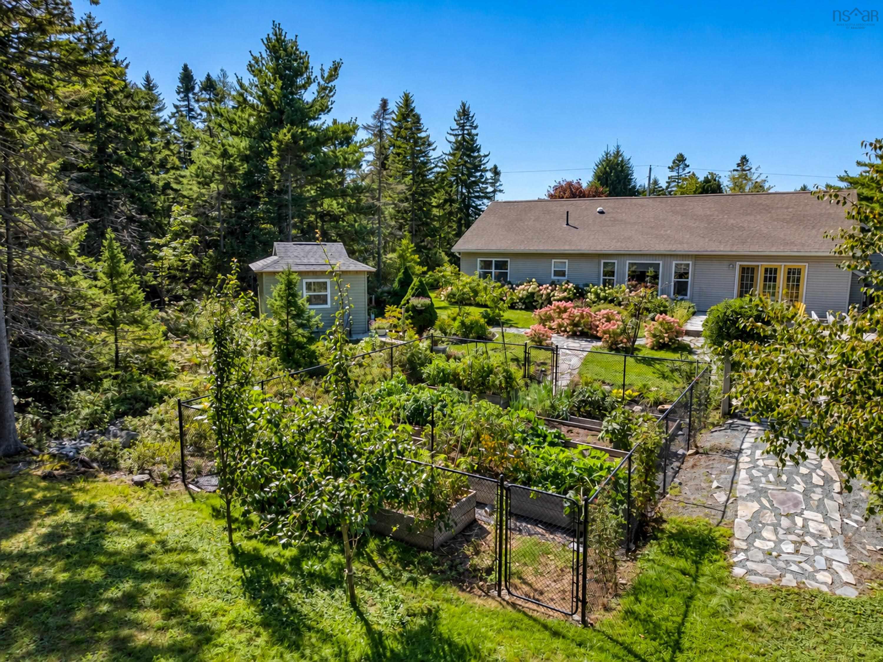 $866,000.00: 179 LOCHMOOR Lane, Lake Loon