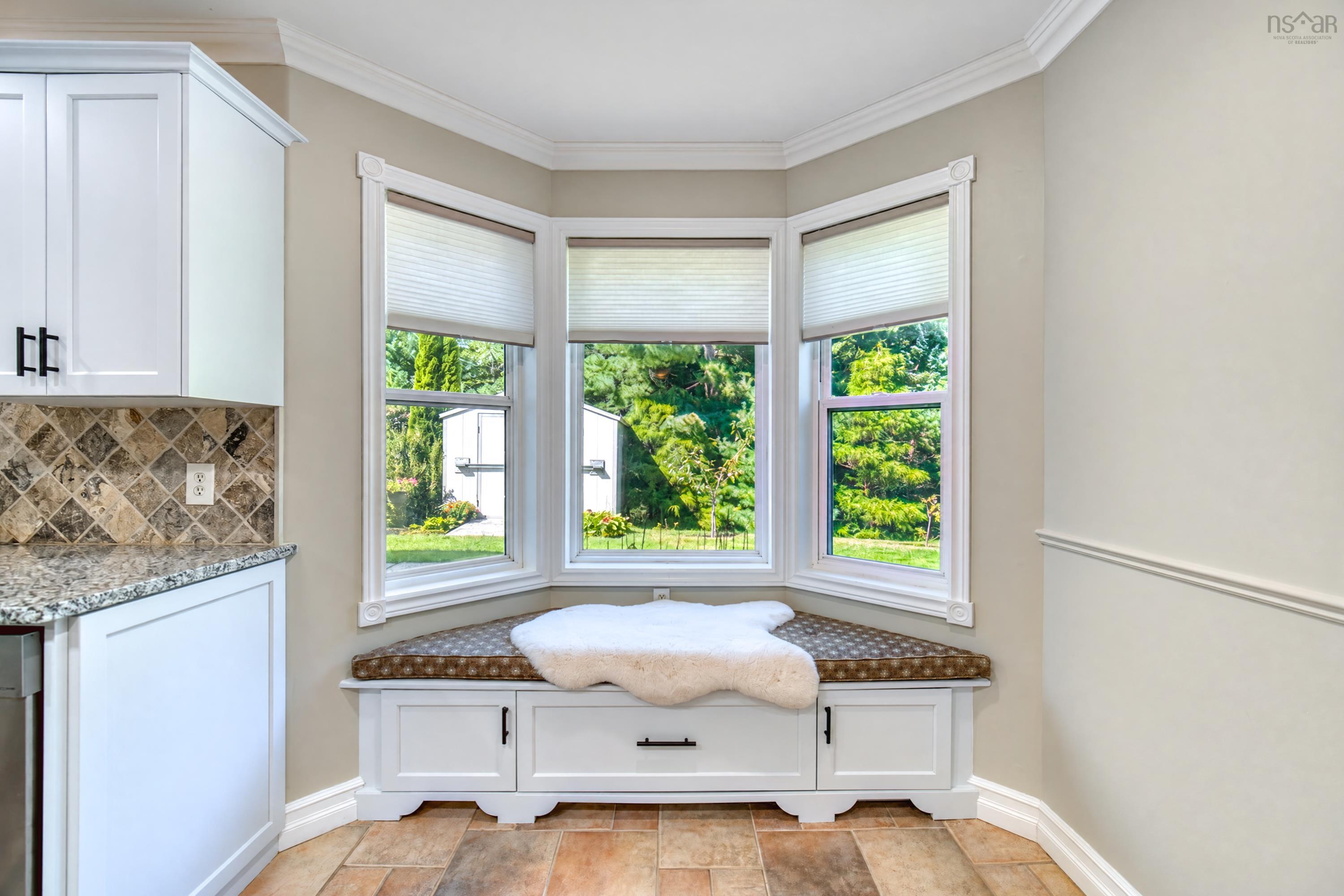 $866,000.00: 179 LOCHMOOR Lane, Lake Loon