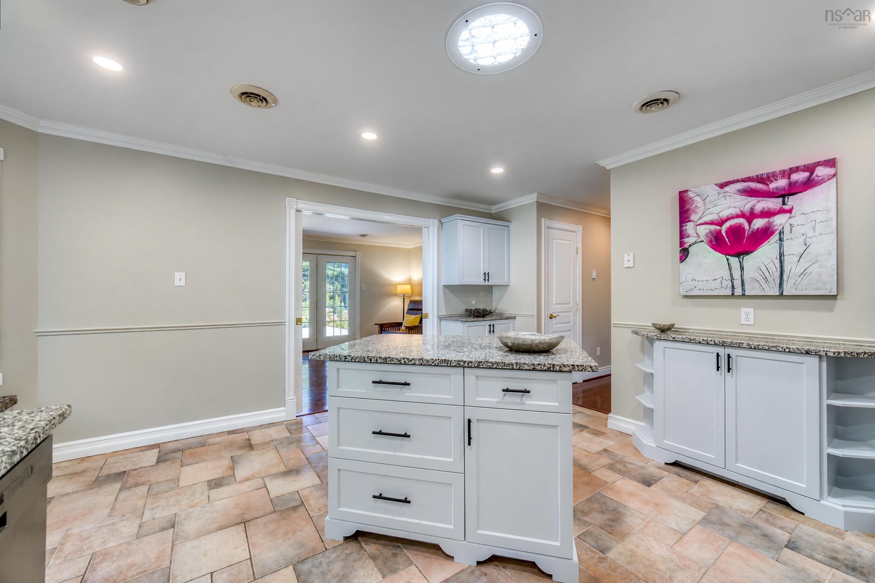 $866,000.00: 179 LOCHMOOR Lane, Lake Loon