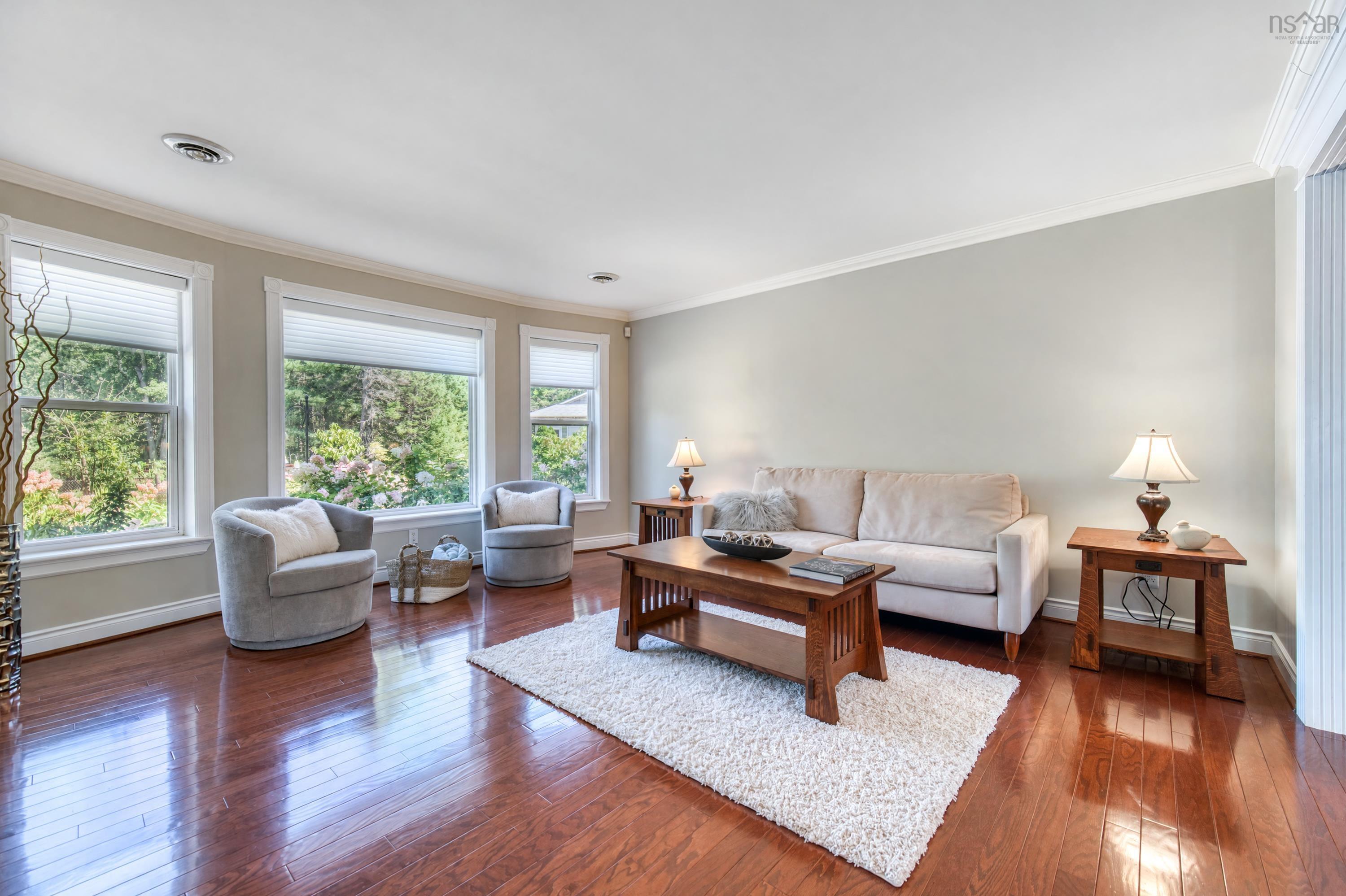 $866,000.00: 179 LOCHMOOR Lane, Lake Loon