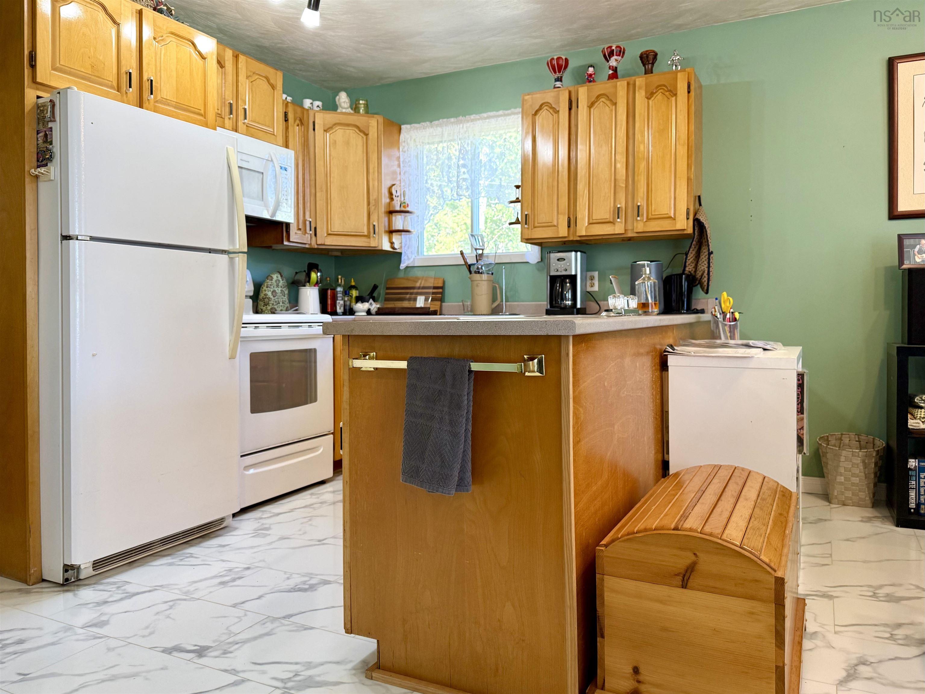 $249,900.00: 18 Brownell Lane, Amherst Shore