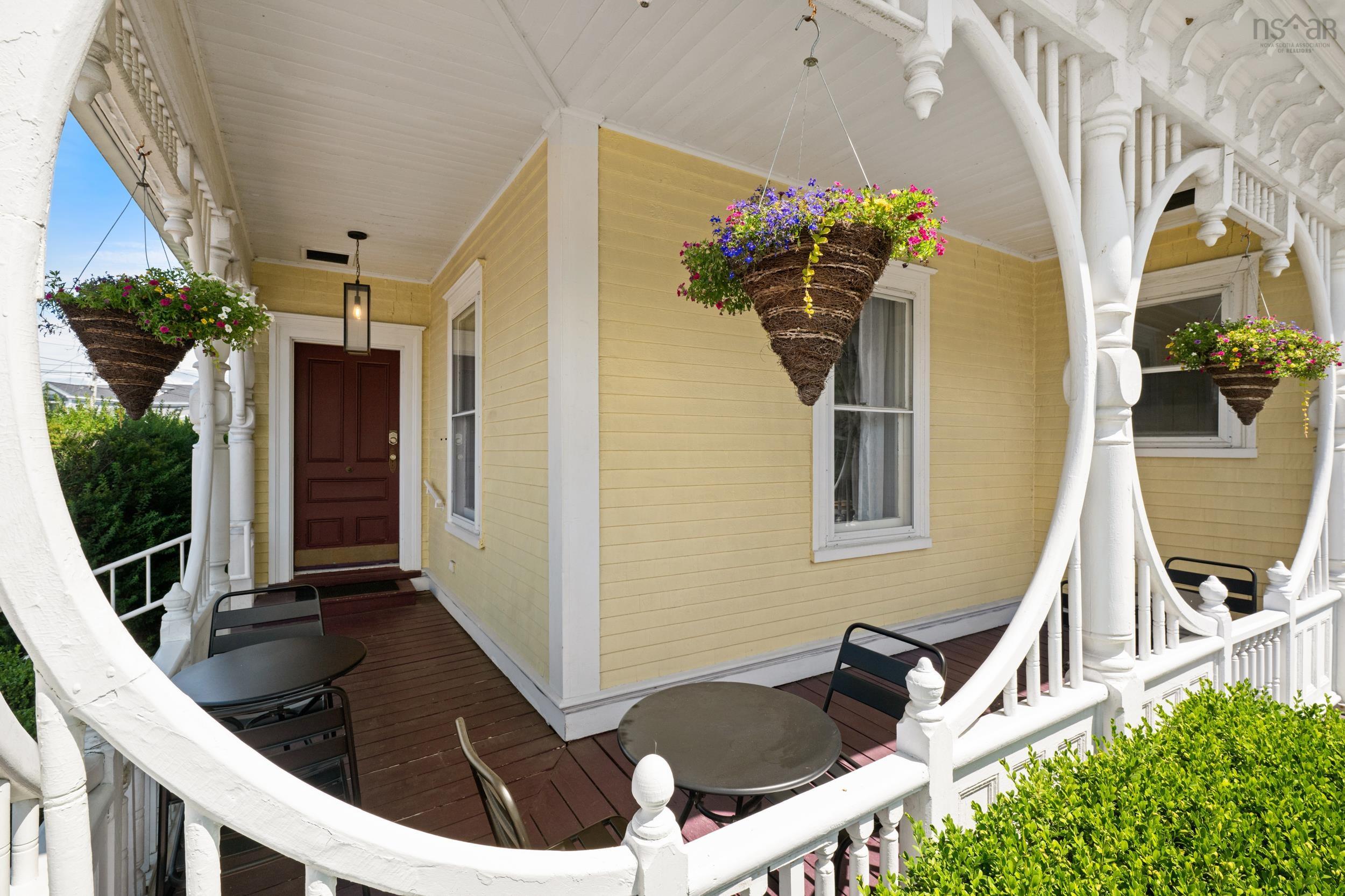 $950,000.00: 558 Main Street, Mahone Bay