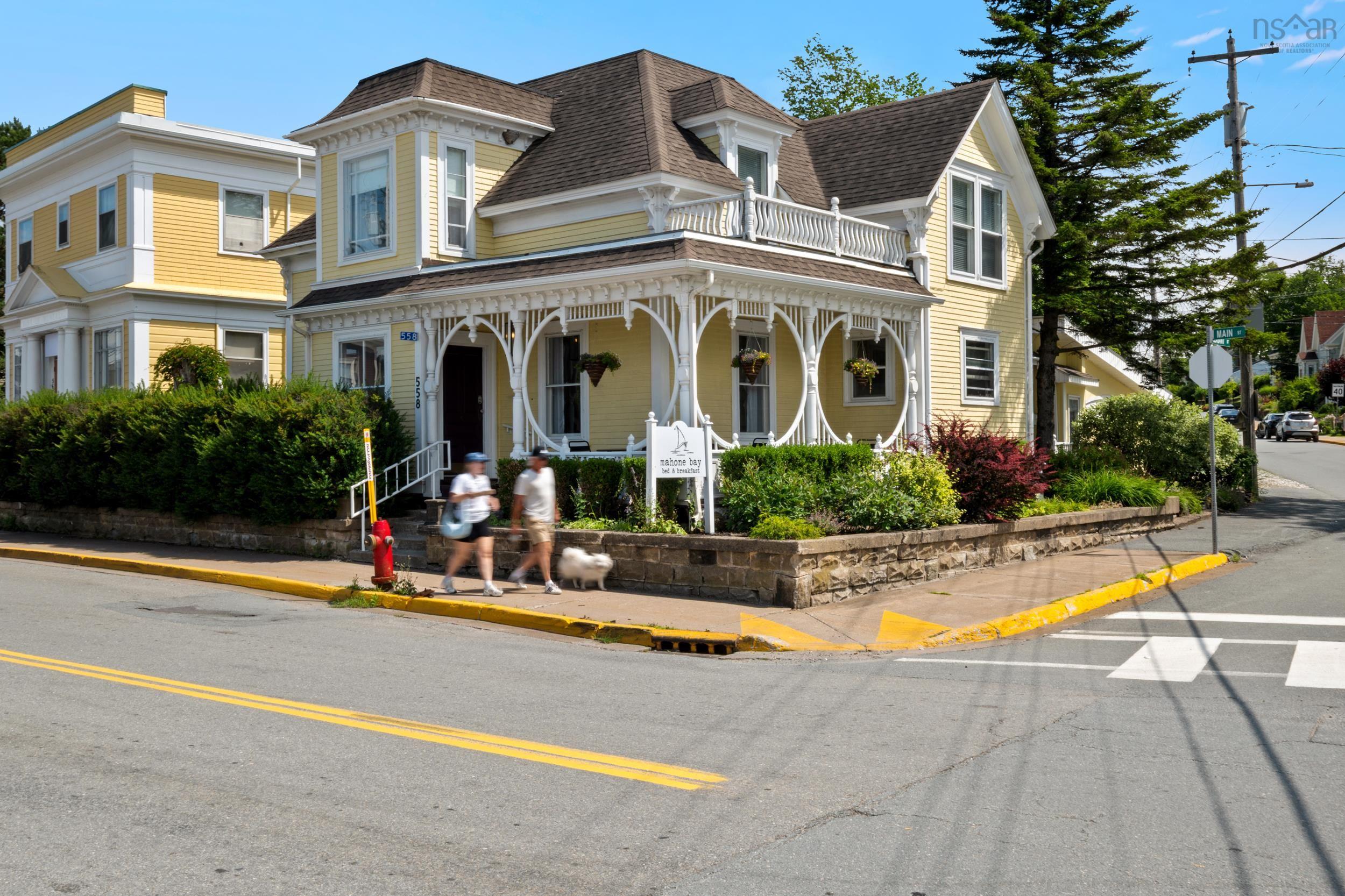 $950,000.00: 558 Main Street, Mahone Bay