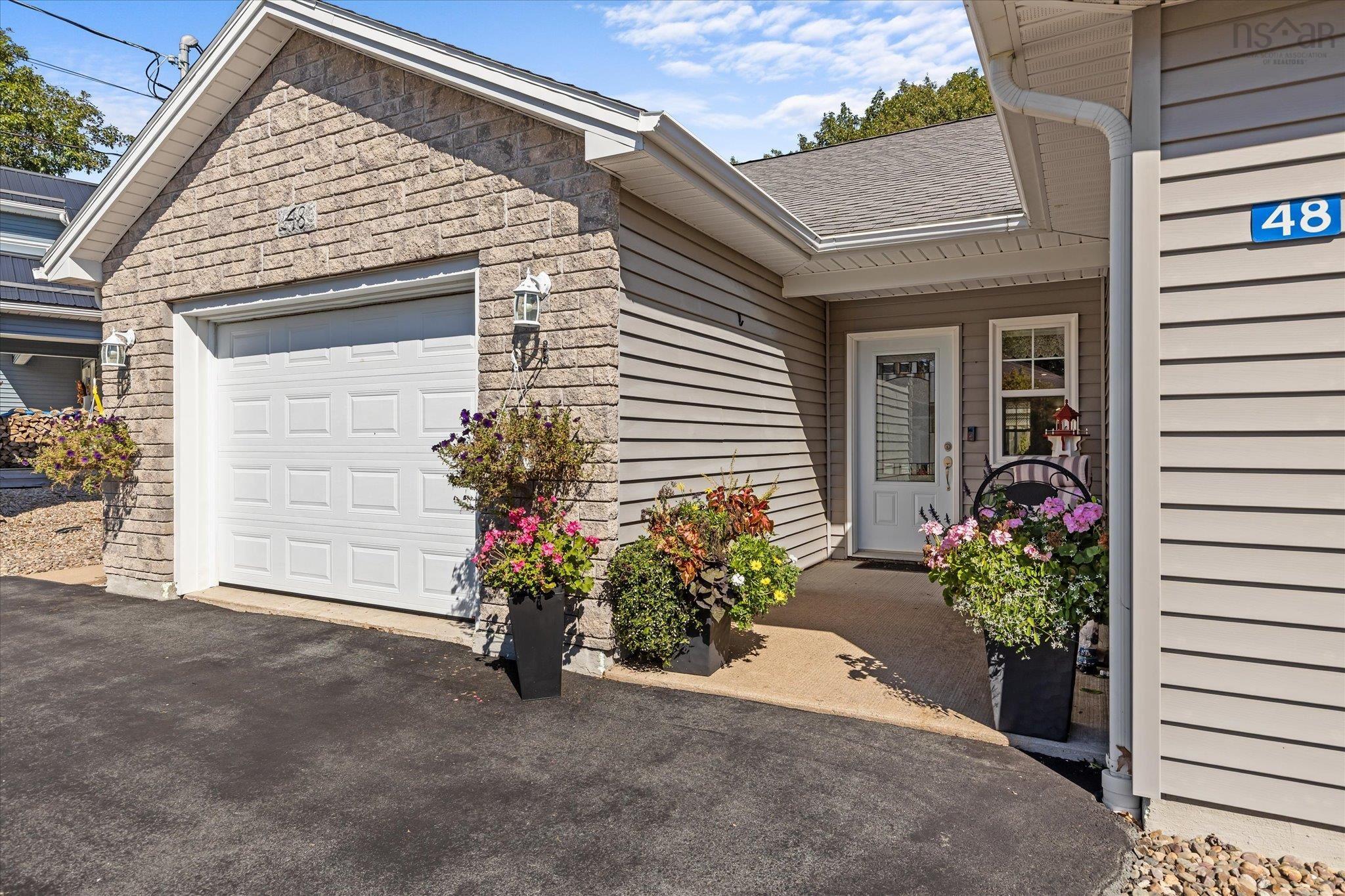 $514,900.00: 48 Acorn Drive, Bridgewater