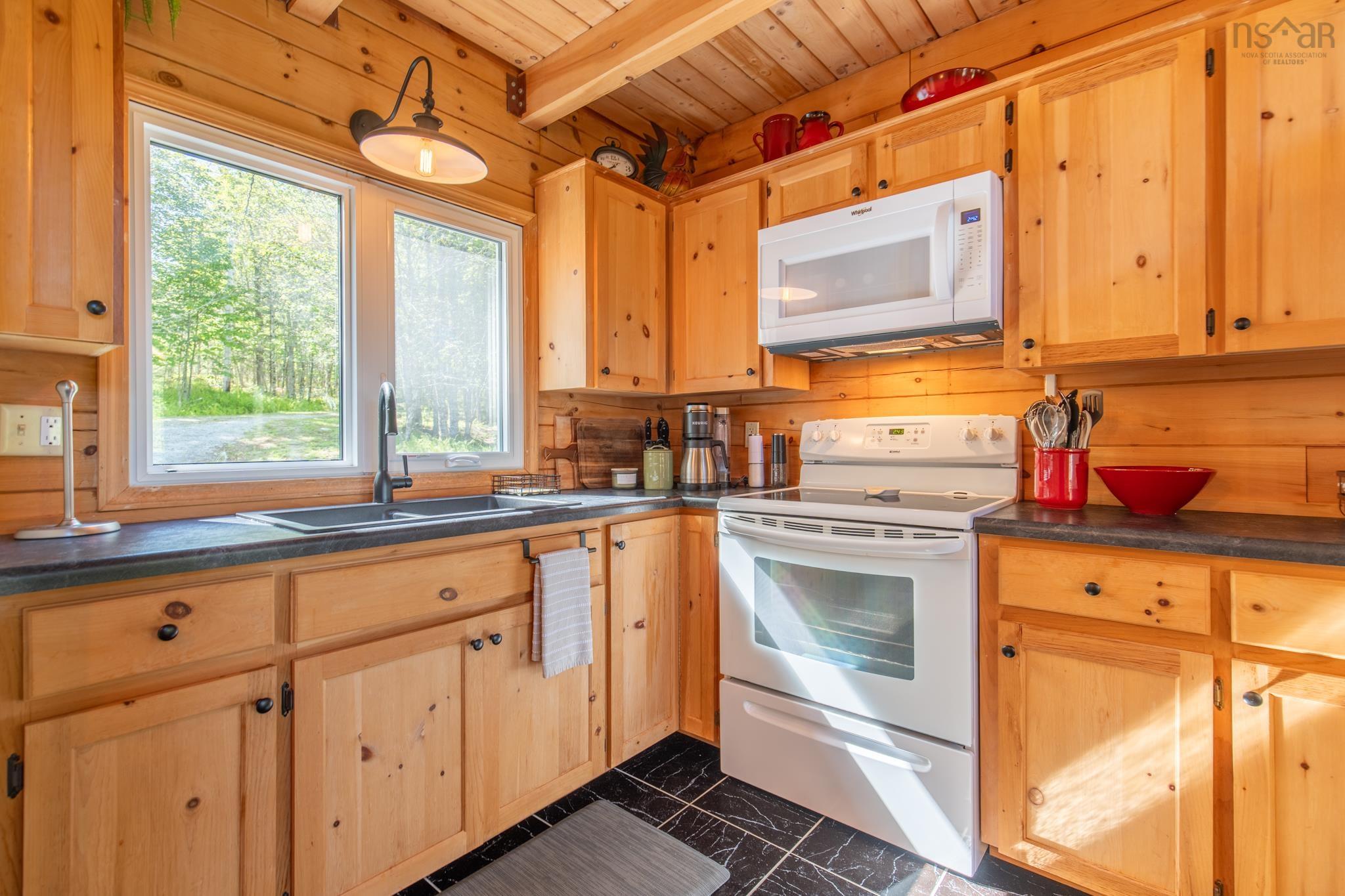 $489,900.00: 575 Golden Forest Road, North Kemptville