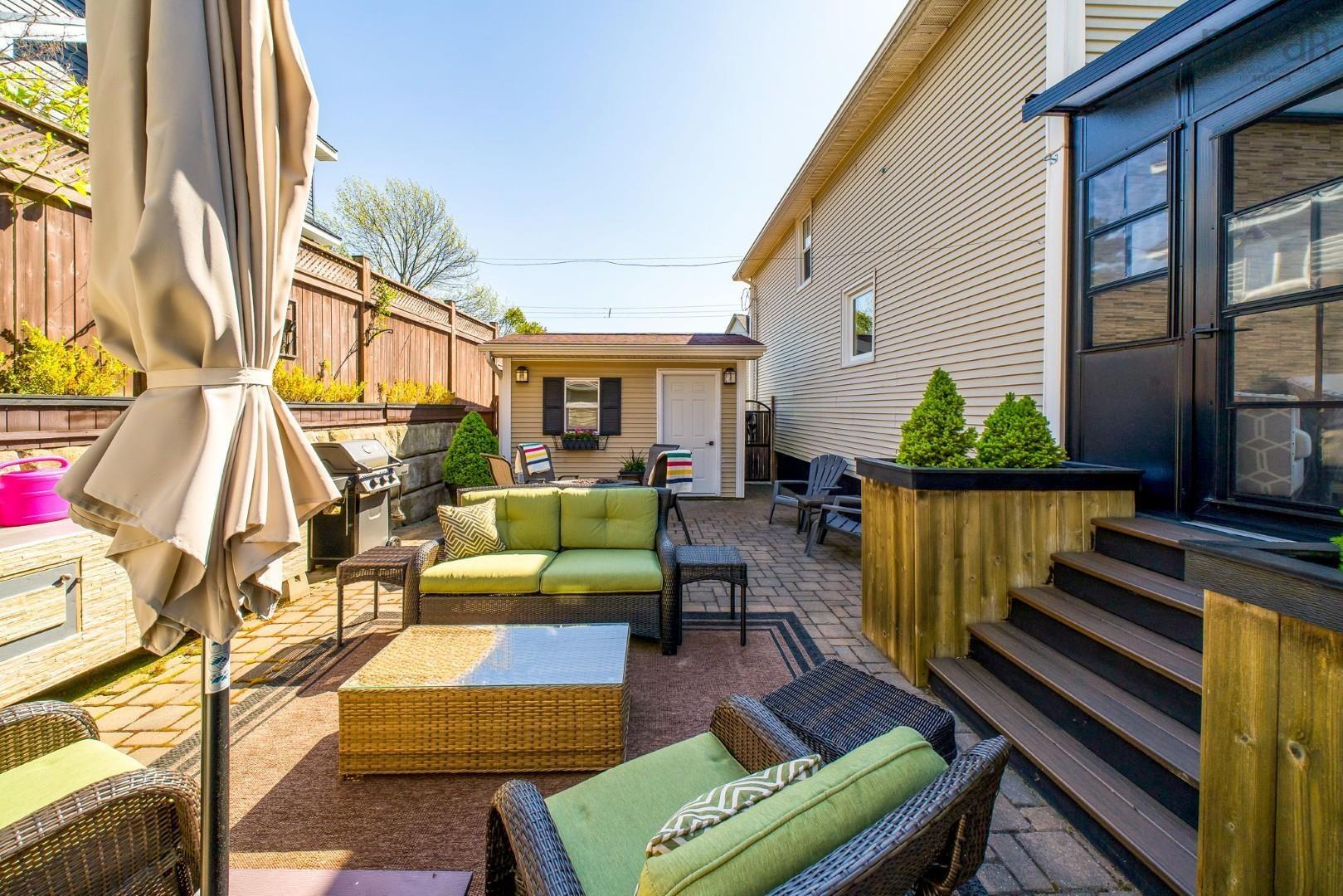 $749,900.00: 8 Eaton Avenue, Dartmouth