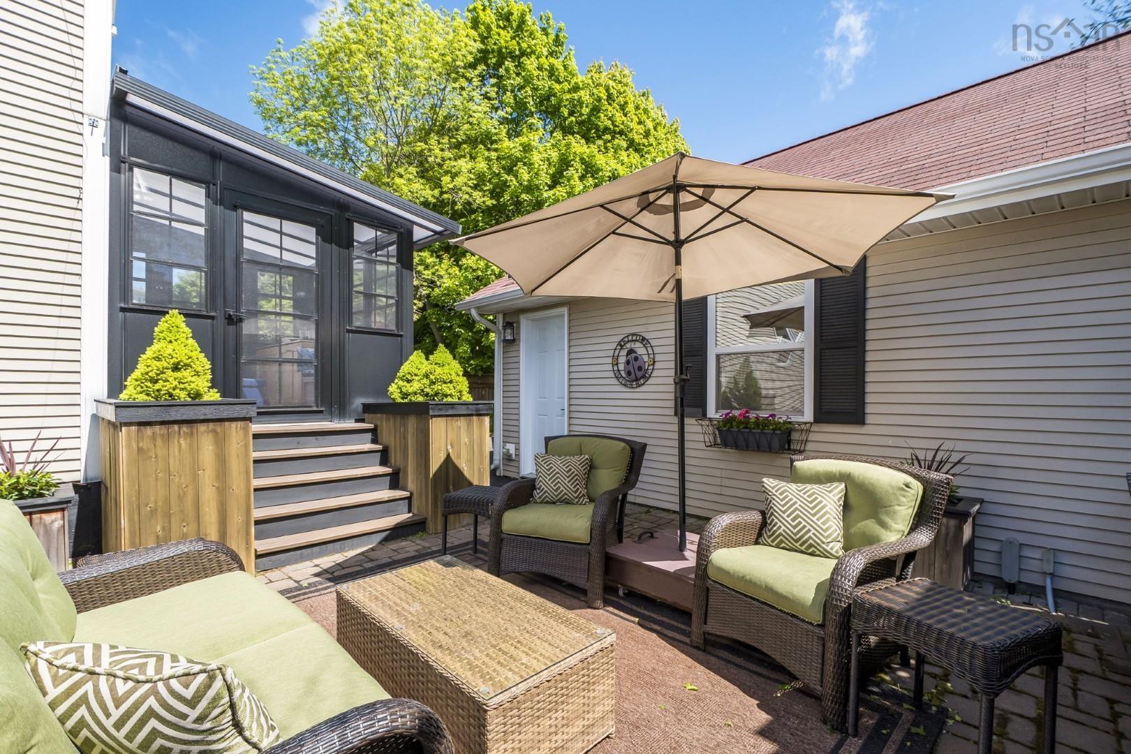$749,900.00: 8 Eaton Avenue, Dartmouth