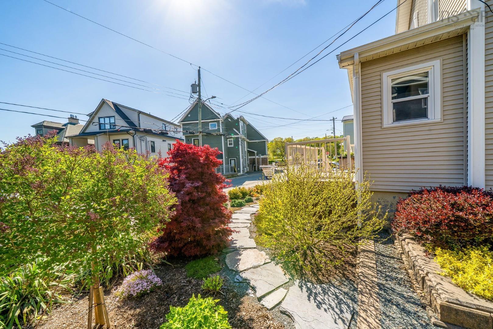 $749,900.00: 8 Eaton Avenue, Dartmouth