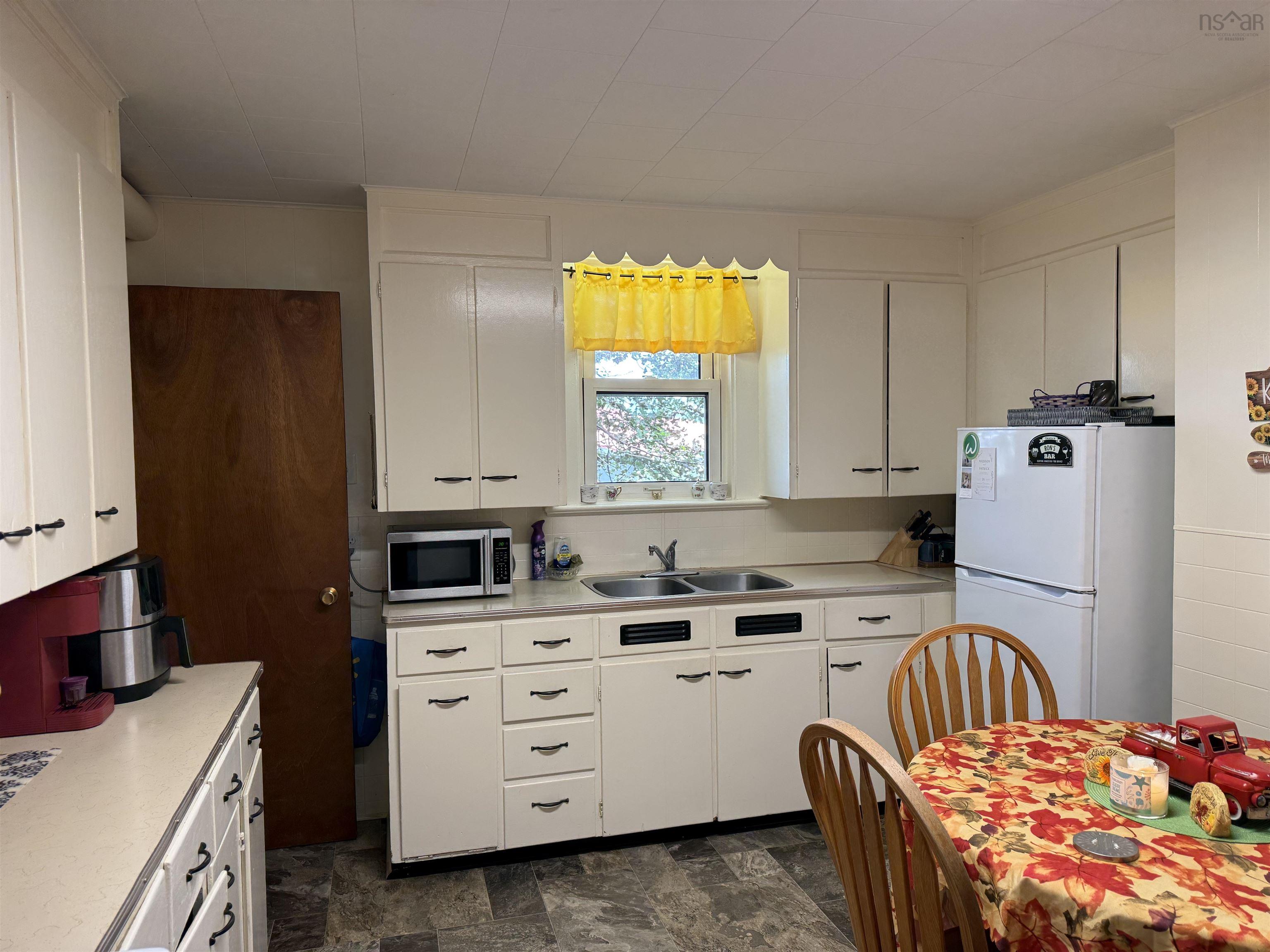 $259,900.00: 11 Emmanuel Street, Stellarton