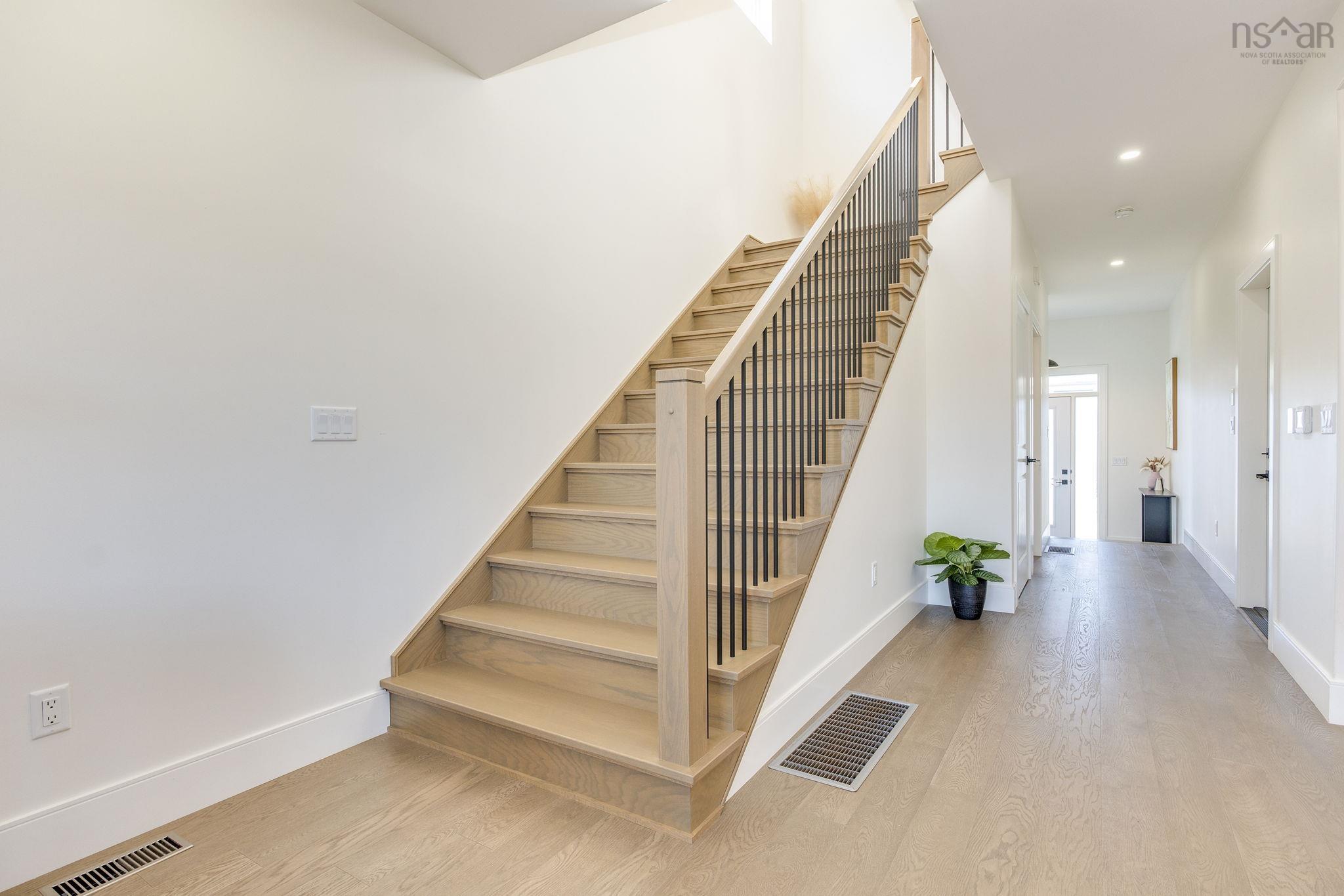 $864,900.00: 50 Breaktrail Drive, Bedford