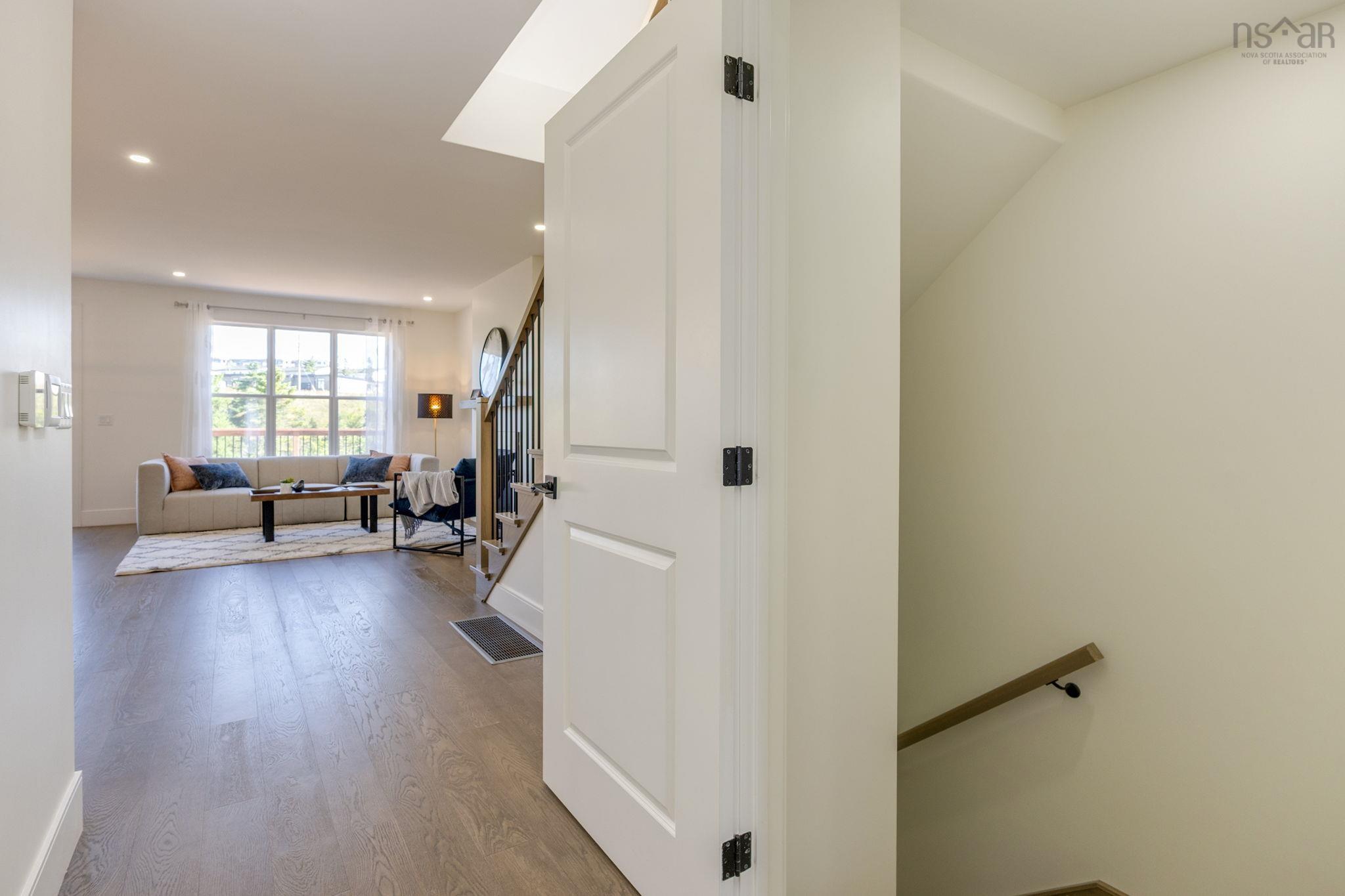 $864,900.00: 50 Breaktrail Drive, Bedford