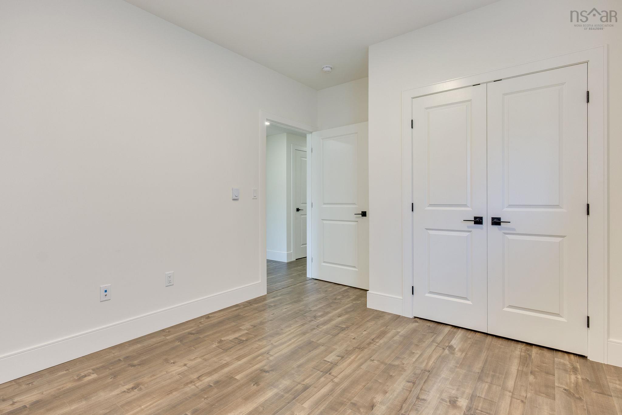 $864,900.00: 50 Breaktrail Drive, Bedford