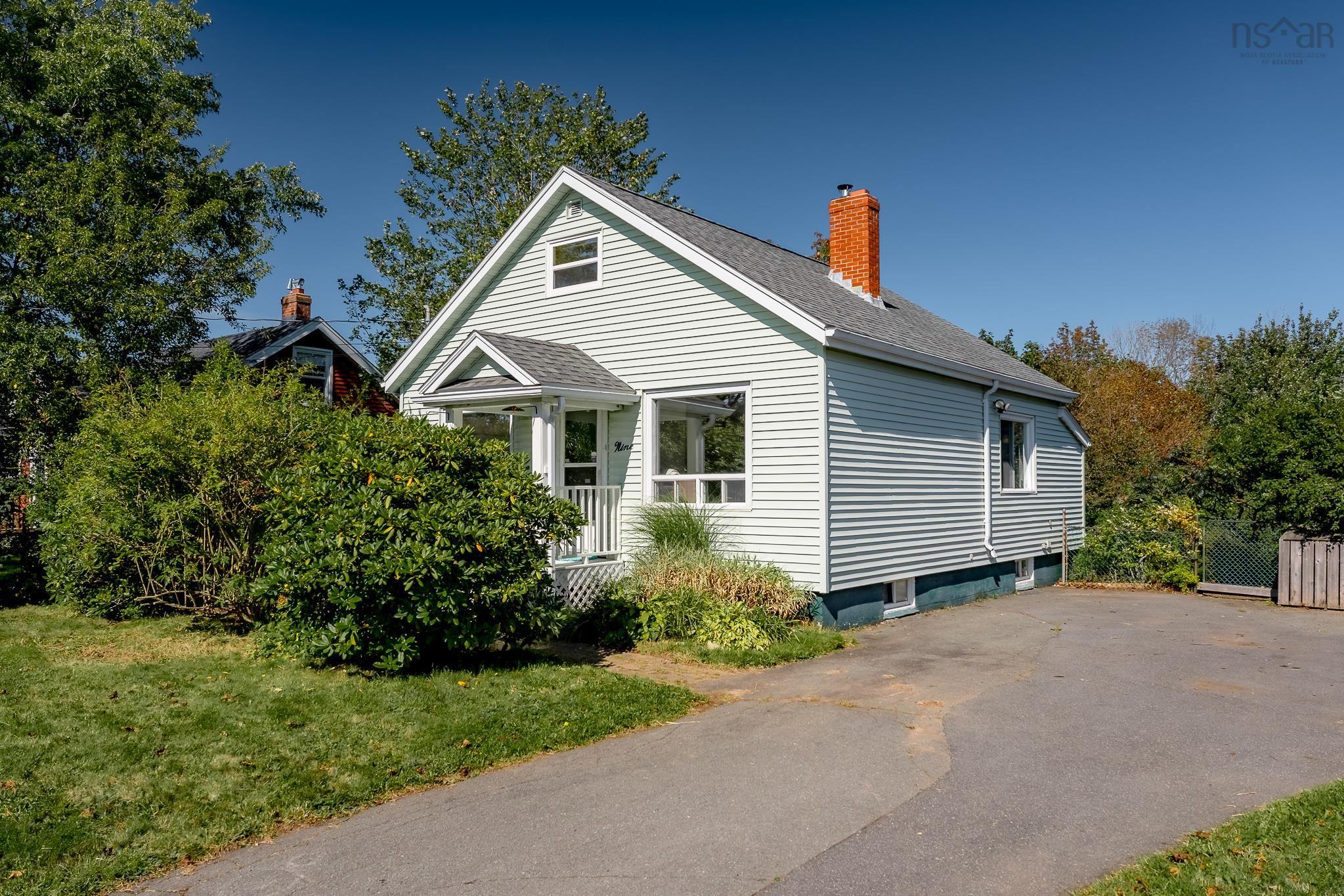 $449,900.00: 9 Chestnut Lane, Dartmouth