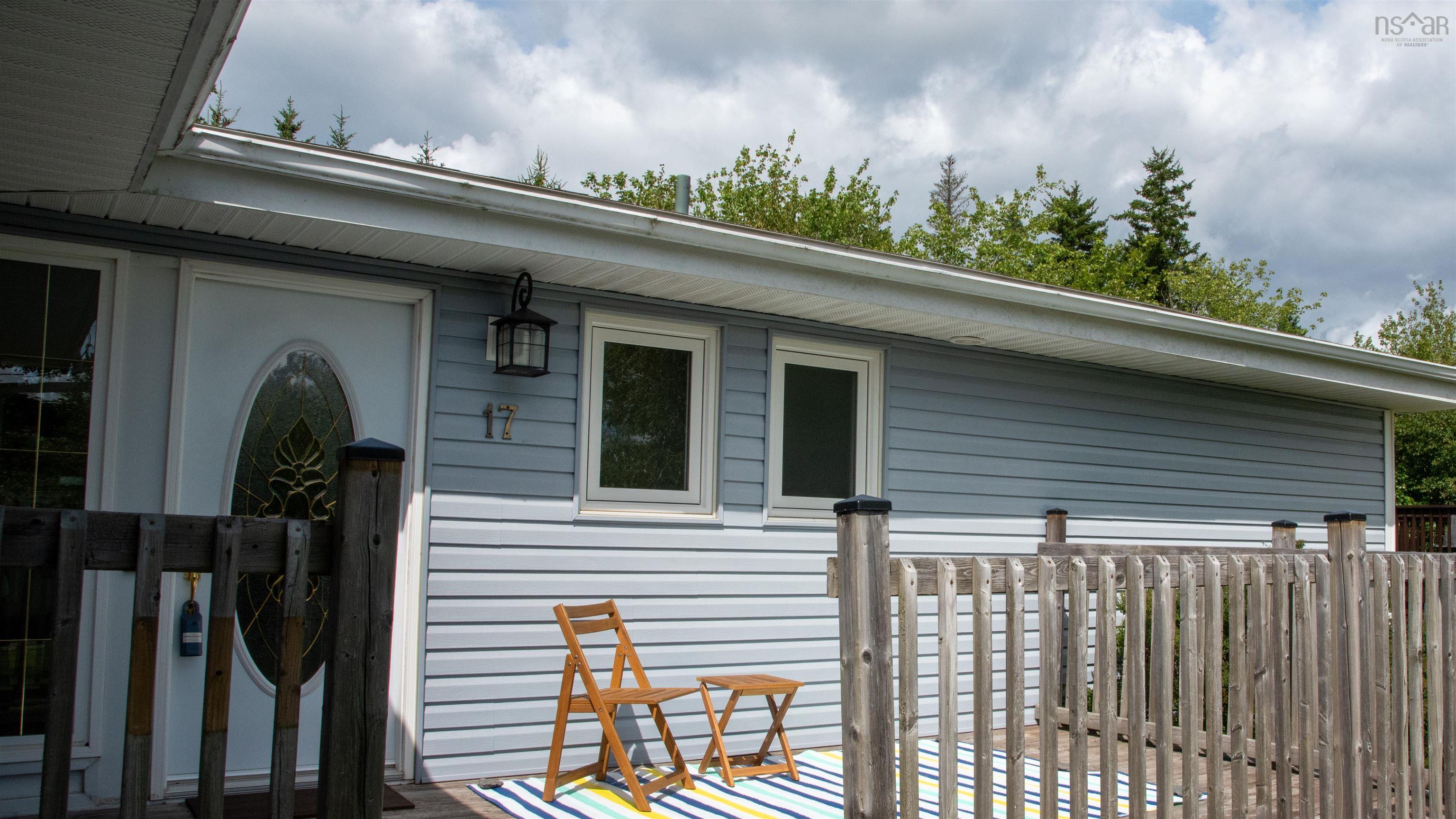 $525,000.00: 17 Maple Drive, Timberlea