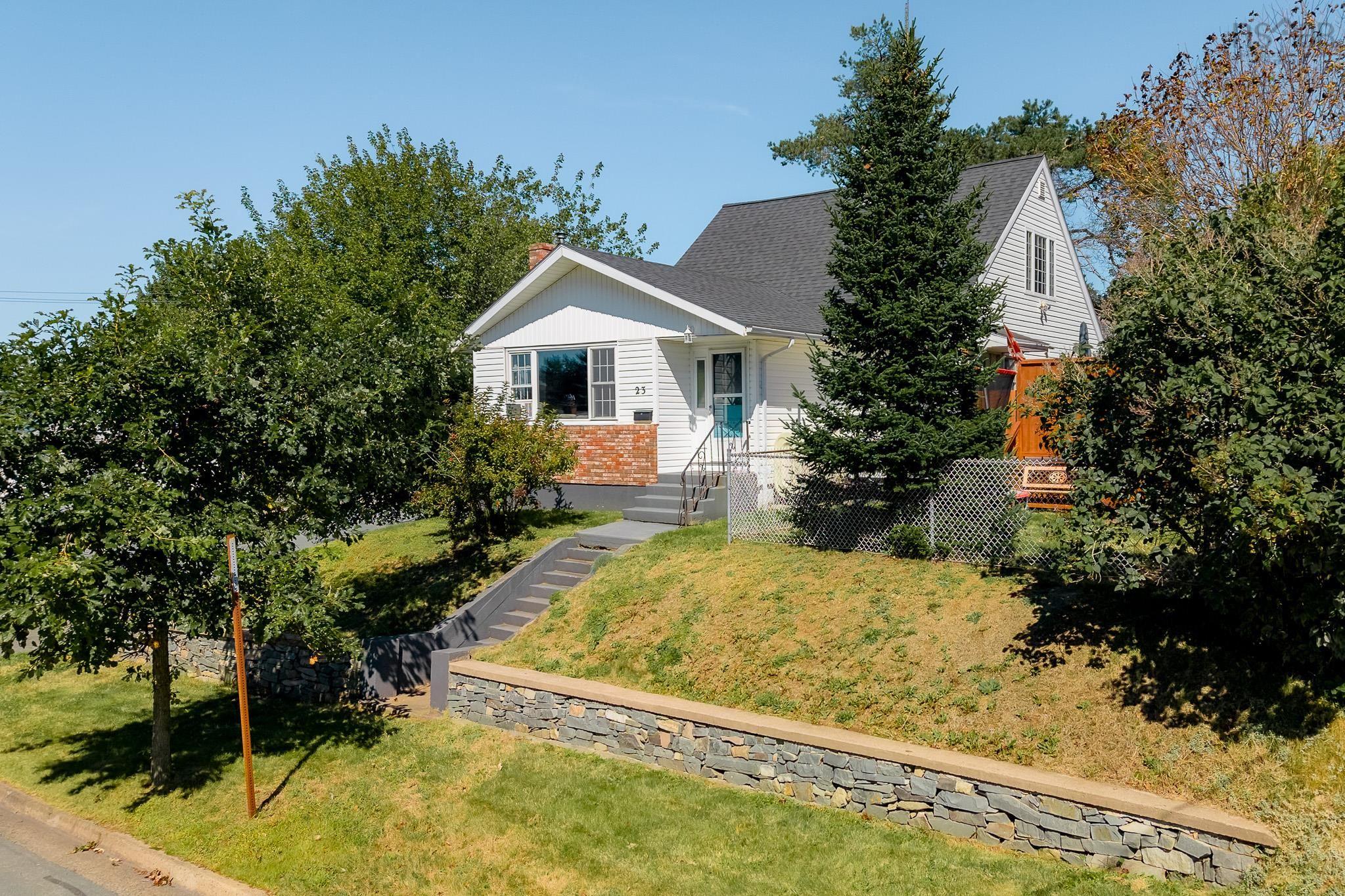 $509,000.00: 23 Valleyfield Road, Woodlawn