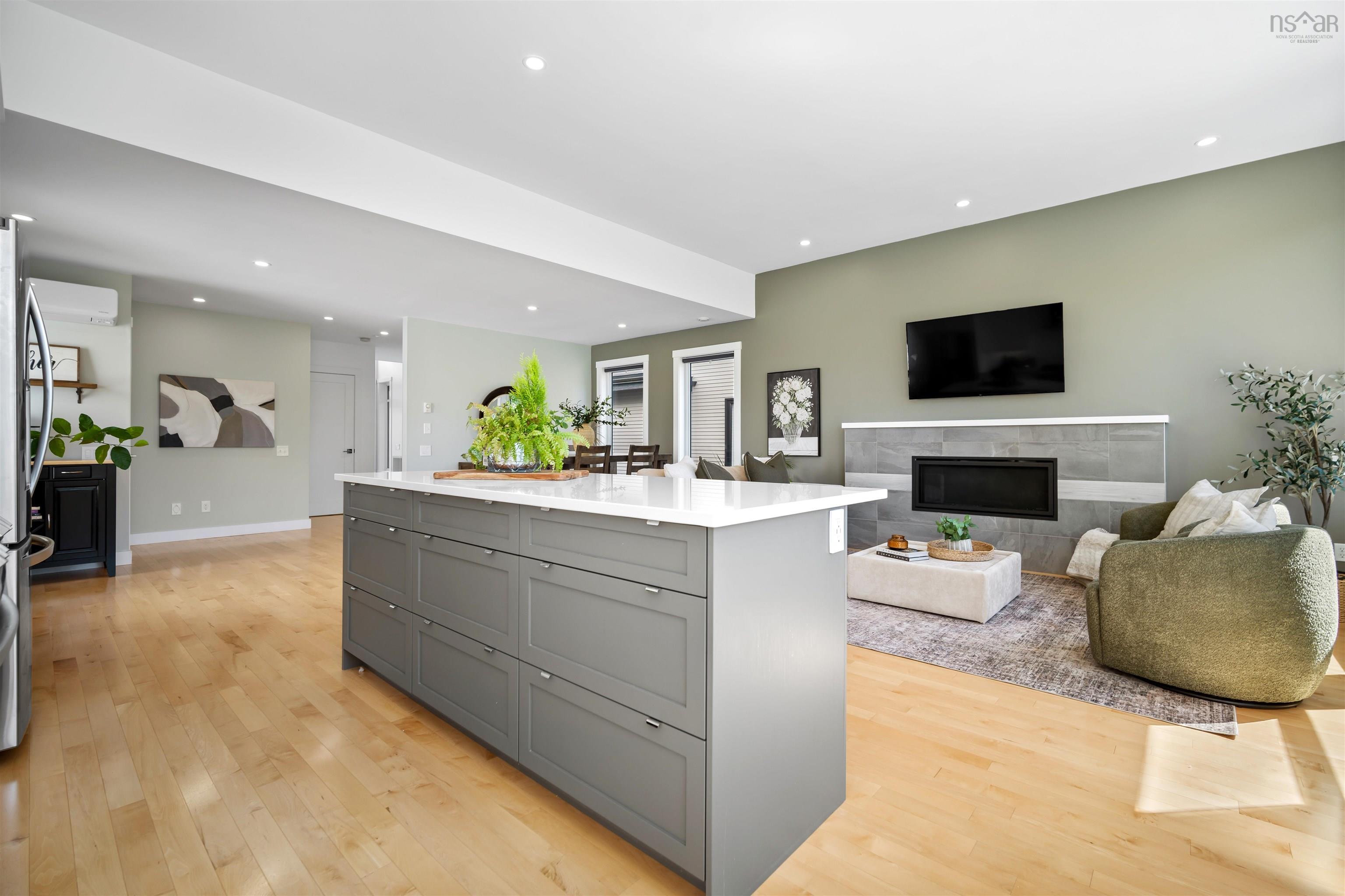 $874,900.00: 50 Serotina Lane, Bedford