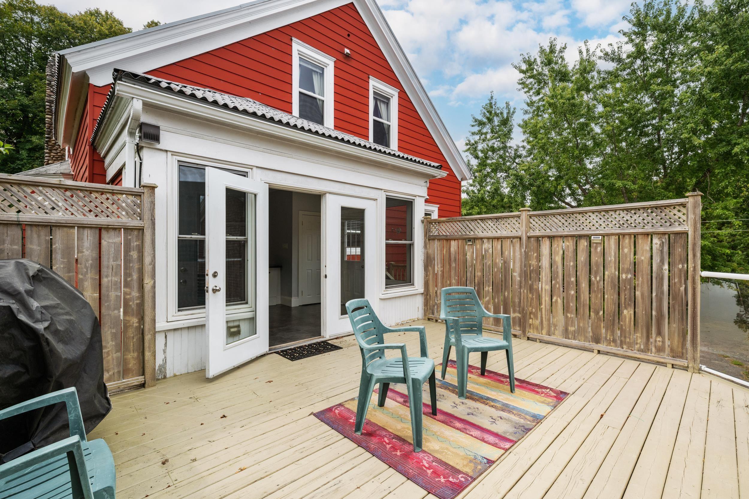 $769,000.00: 8 Maple Avenue, Lunenburg