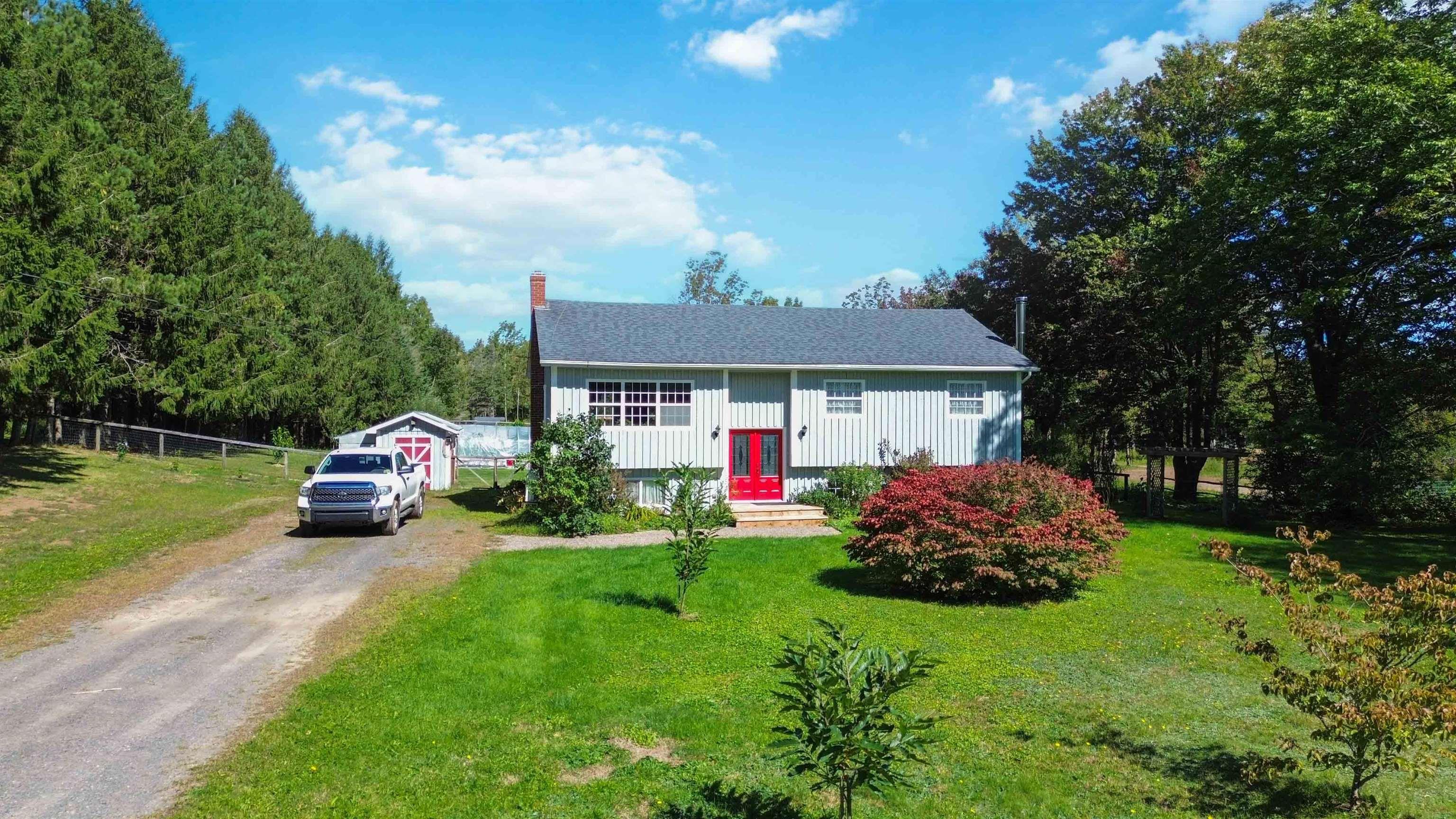 $629,900.00: 1106 Tetzlaff Road, Canaan
