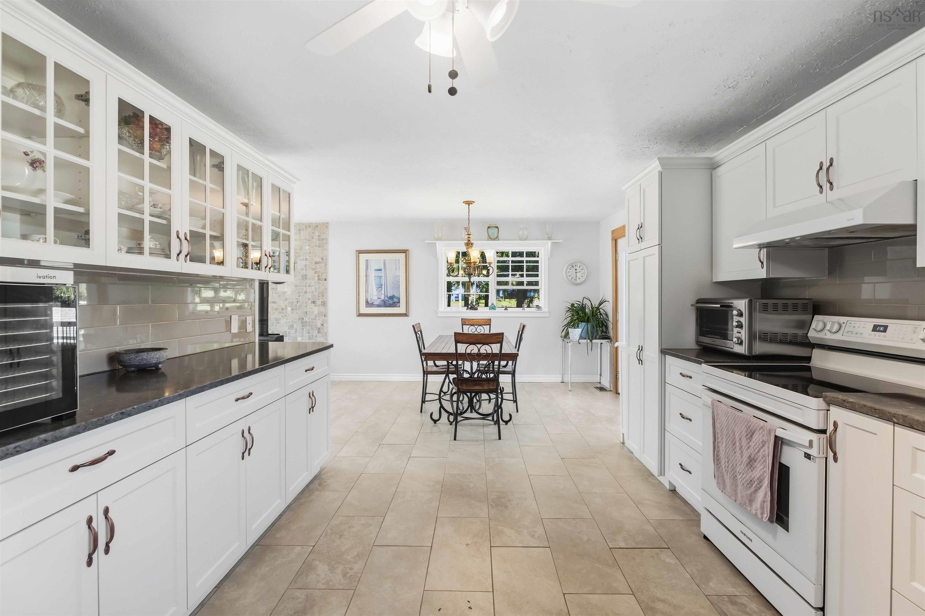 $629,900.00: 1106 Tetzlaff Road, Canaan