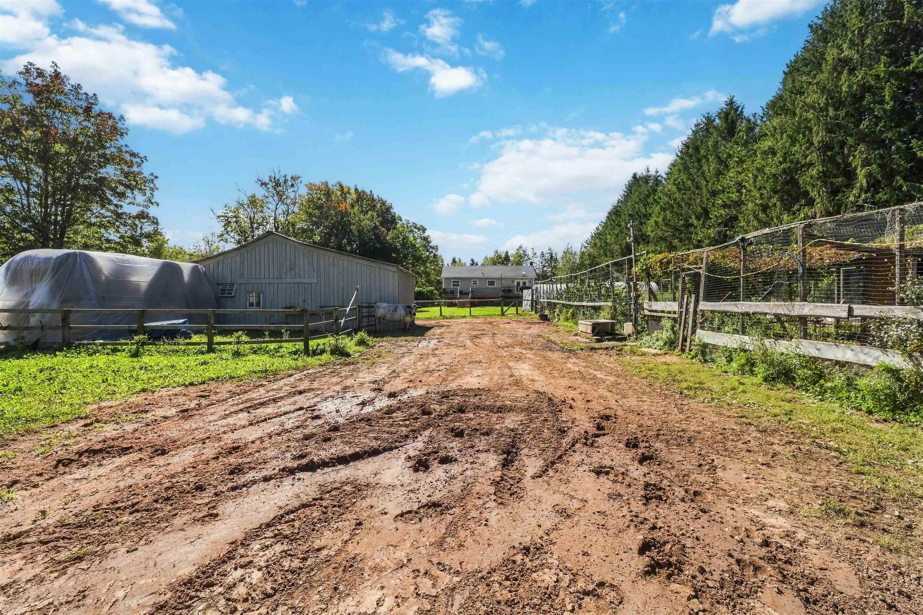 $629,900.00: 1106 Tetzlaff Road, Canaan