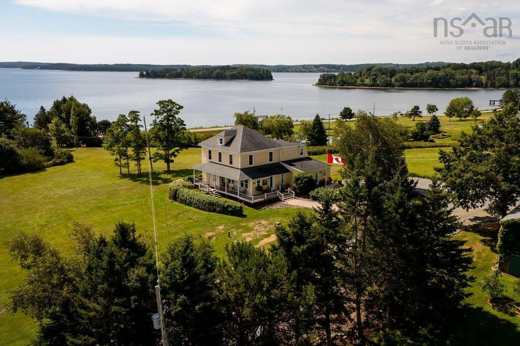 $2,499,000.00: 678 Oakland Road, Indian Point