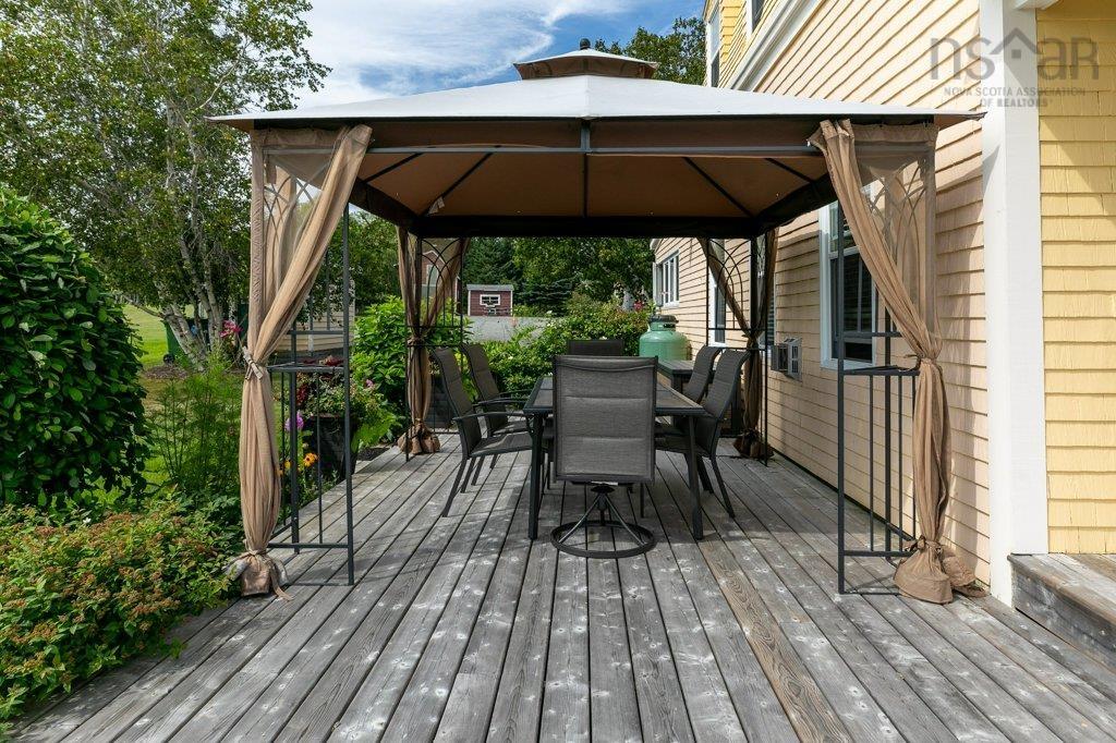 $2,499,000.00: 678 Oakland Road, Indian Point