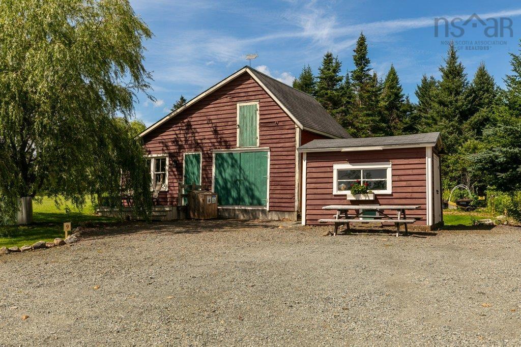 $2,499,000.00: 678 Oakland Road, Indian Point