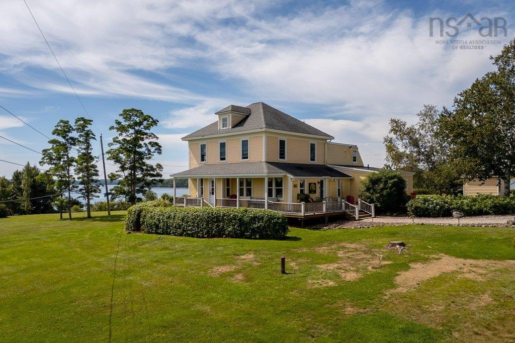 $2,499,000.00: 678 Oakland Road, Indian Point