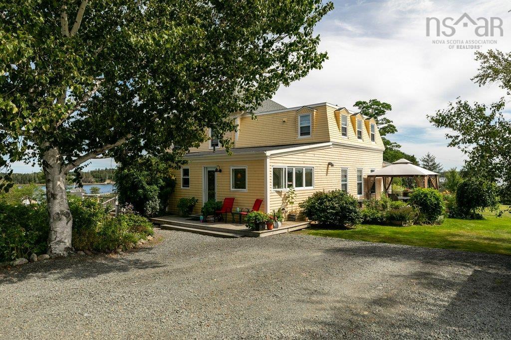 $2,499,000.00: 678 Oakland Road, Indian Point
