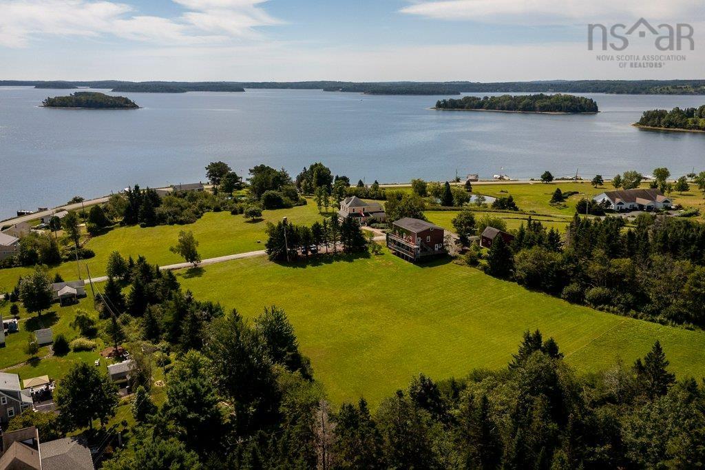 $2,499,000.00: 678 Oakland Road, Indian Point