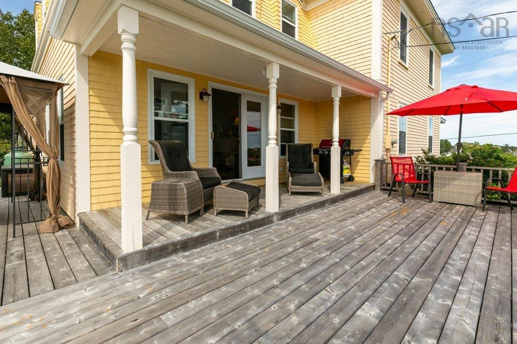 $2,499,000.00: 678 Oakland Road, Indian Point