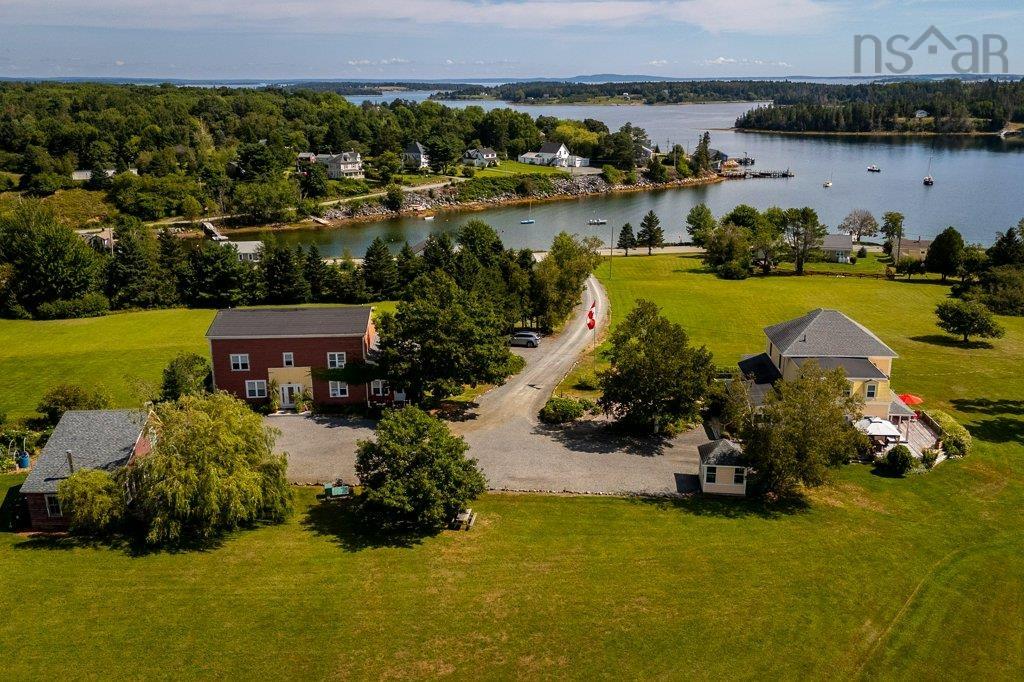 $2,499,000.00: 678 Oakland Road, Indian Point