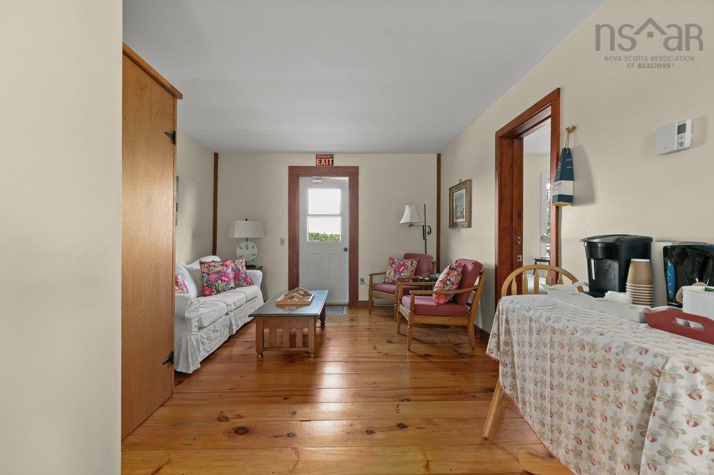 $2,499,000.00: 678 Oakland Road, Indian Point