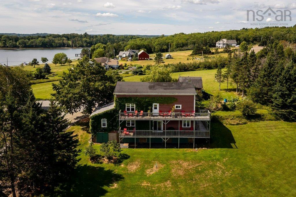 $2,499,000.00: 678 Oakland Road, Indian Point